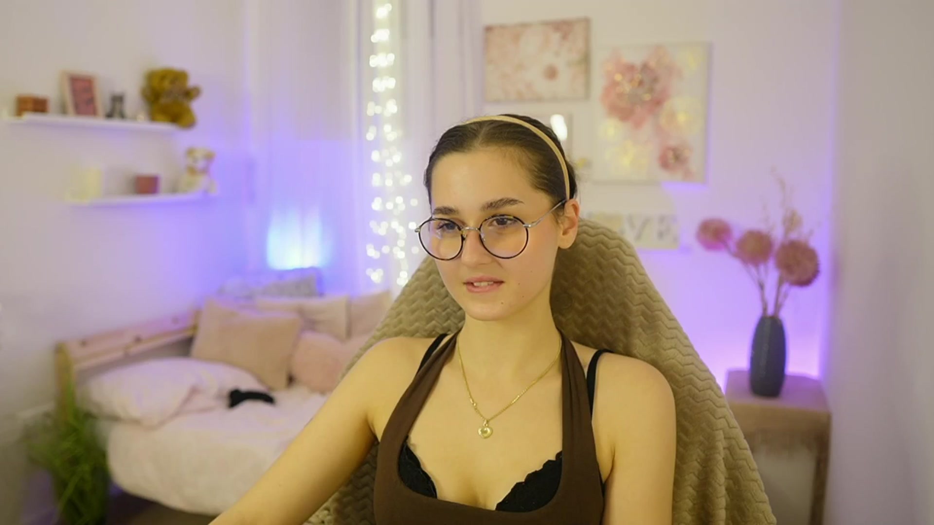 Gallery image thumbnail from Anita_Grey_'s myfreecams stream on, 12/02/2025, 20:54 image 10 of 20
