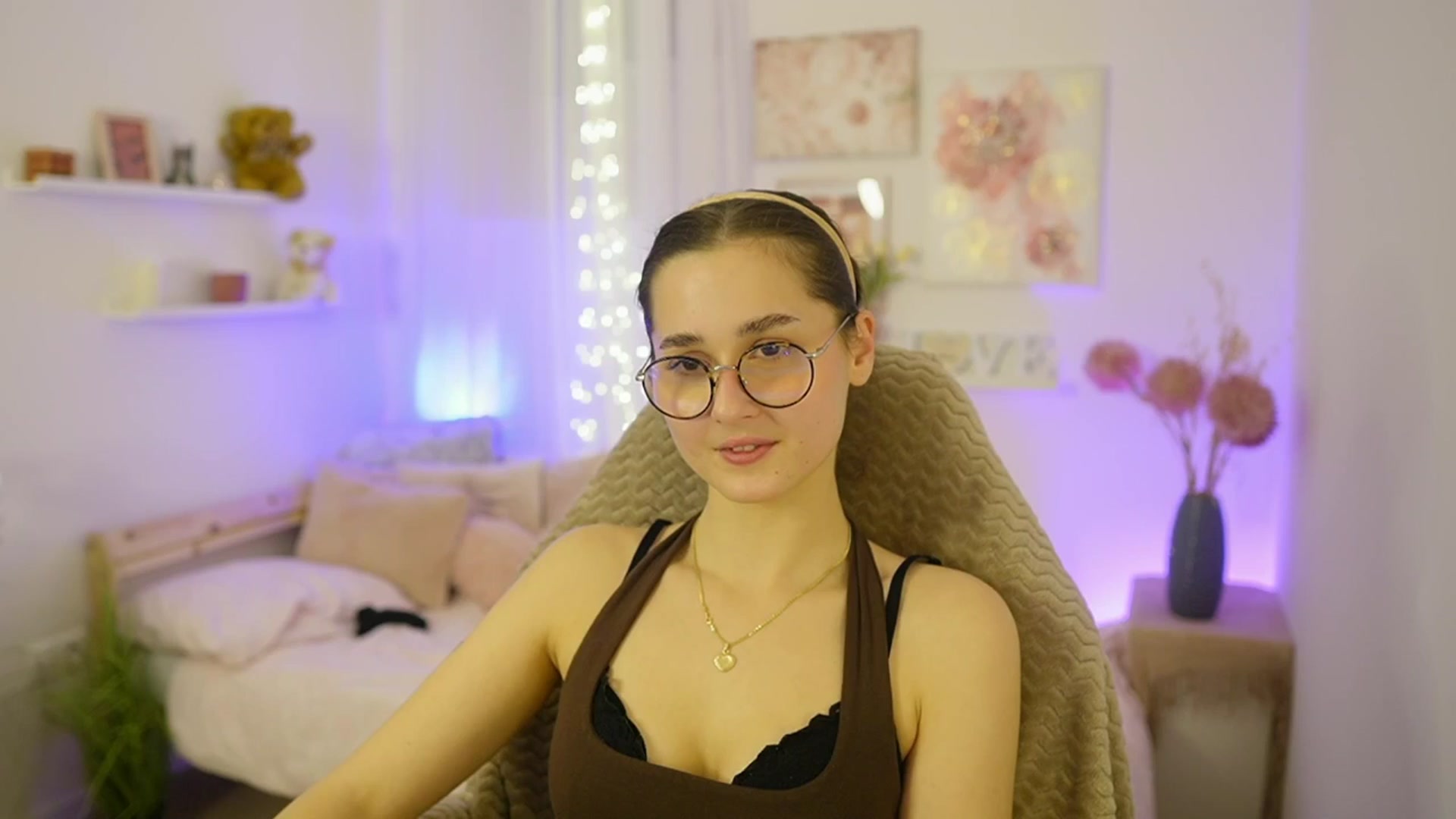 Gallery image thumbnail from Anita_Grey_'s myfreecams stream on, 12/02/2025, 20:54 image 19 of 20