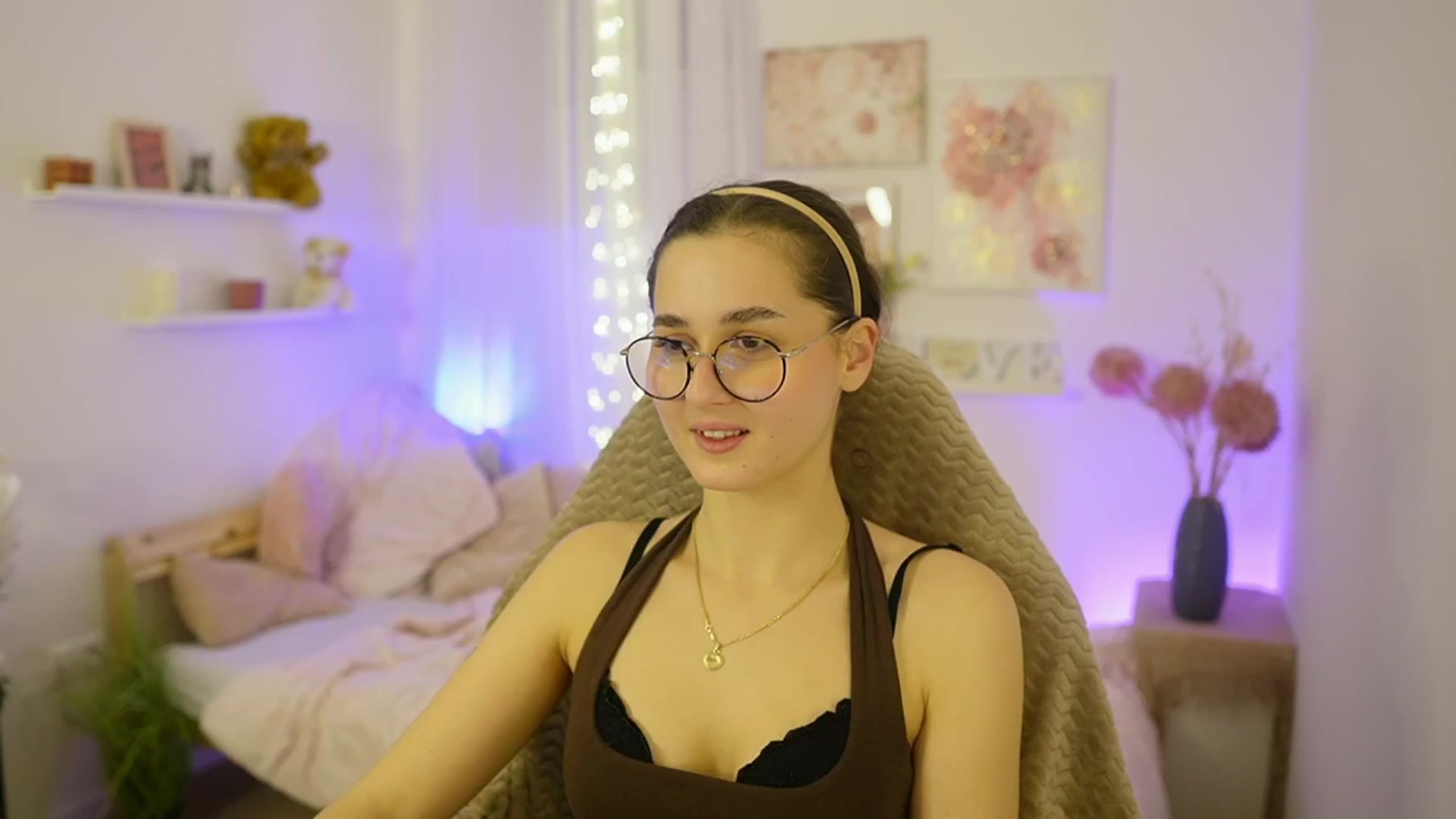 Gallery image thumbnail from Anita_Grey_'s myfreecams stream on, 12/02/2025, 22:30 image 5 of 20