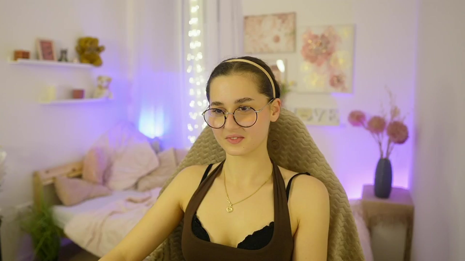 Gallery image thumbnail from Anita_Grey_'s myfreecams stream on, 12/02/2025, 22:30 image 2 of 20