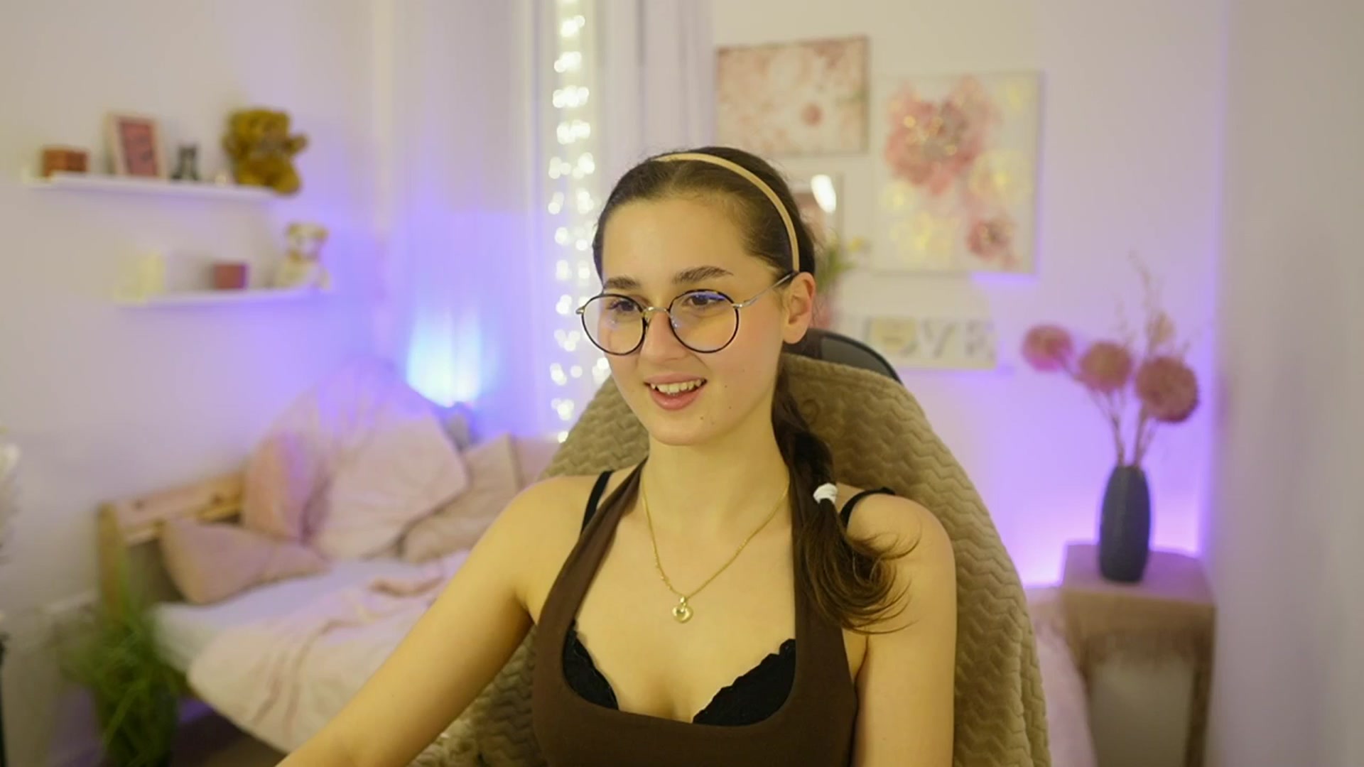 Gallery image thumbnail from Anita_Grey_'s myfreecams stream on, 12/02/2025, 22:30 image 20 of 20