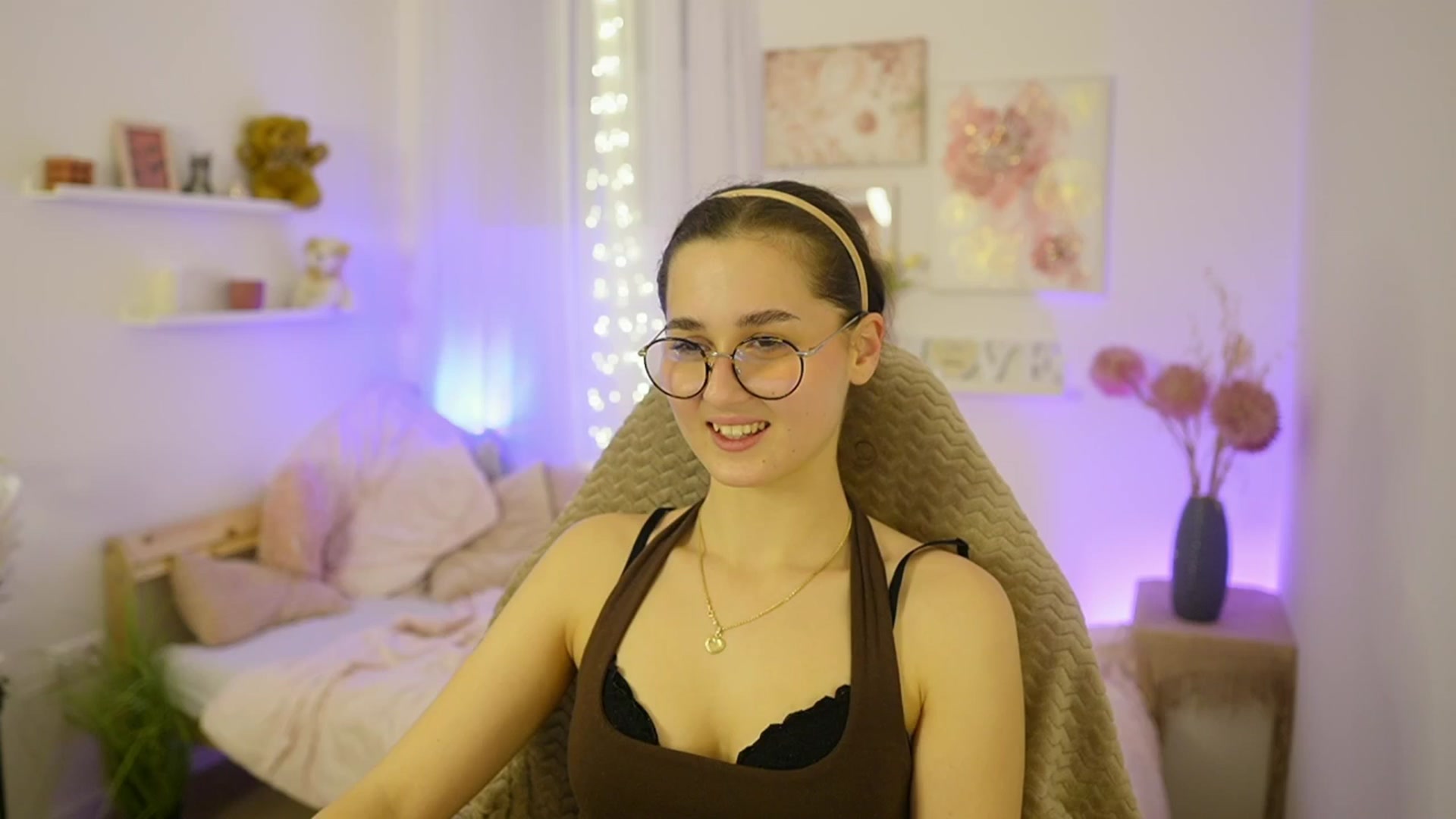 Gallery image thumbnail from Anita_Grey_'s myfreecams stream on, 12/02/2025, 22:30 image 3 of 20