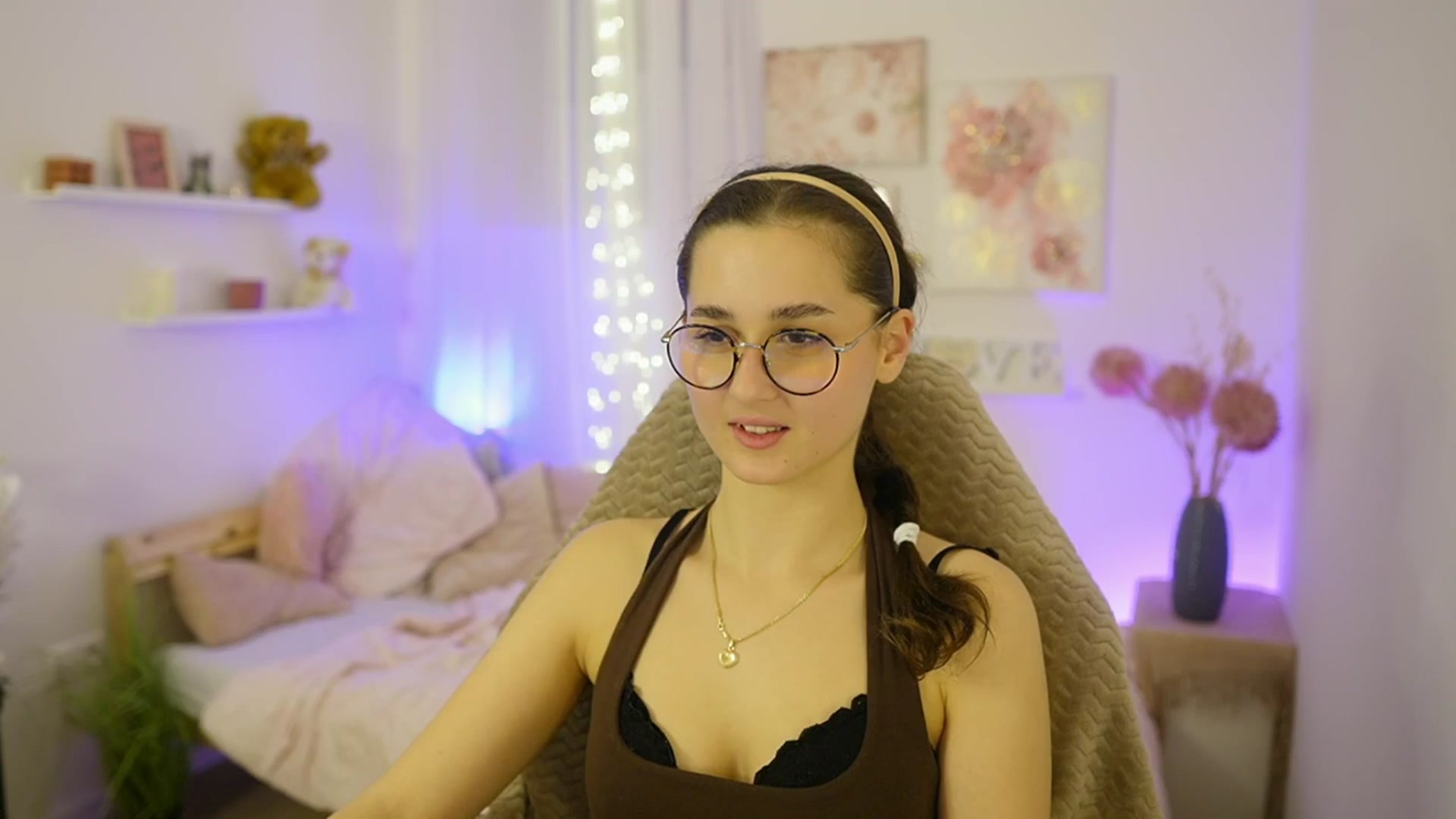 Gallery image thumbnail from Anita_Grey_'s myfreecams stream on, 12/02/2025, 22:30 image 14 of 20