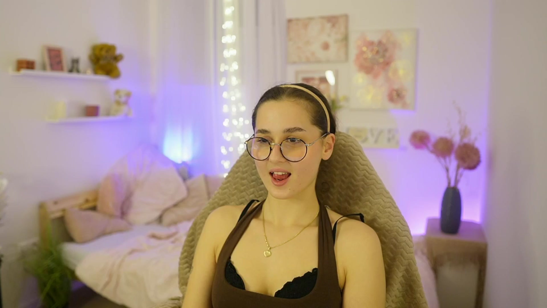 Gallery image thumbnail from Anita_Grey_'s myfreecams stream on, 12/02/2025, 22:30 image 12 of 20
