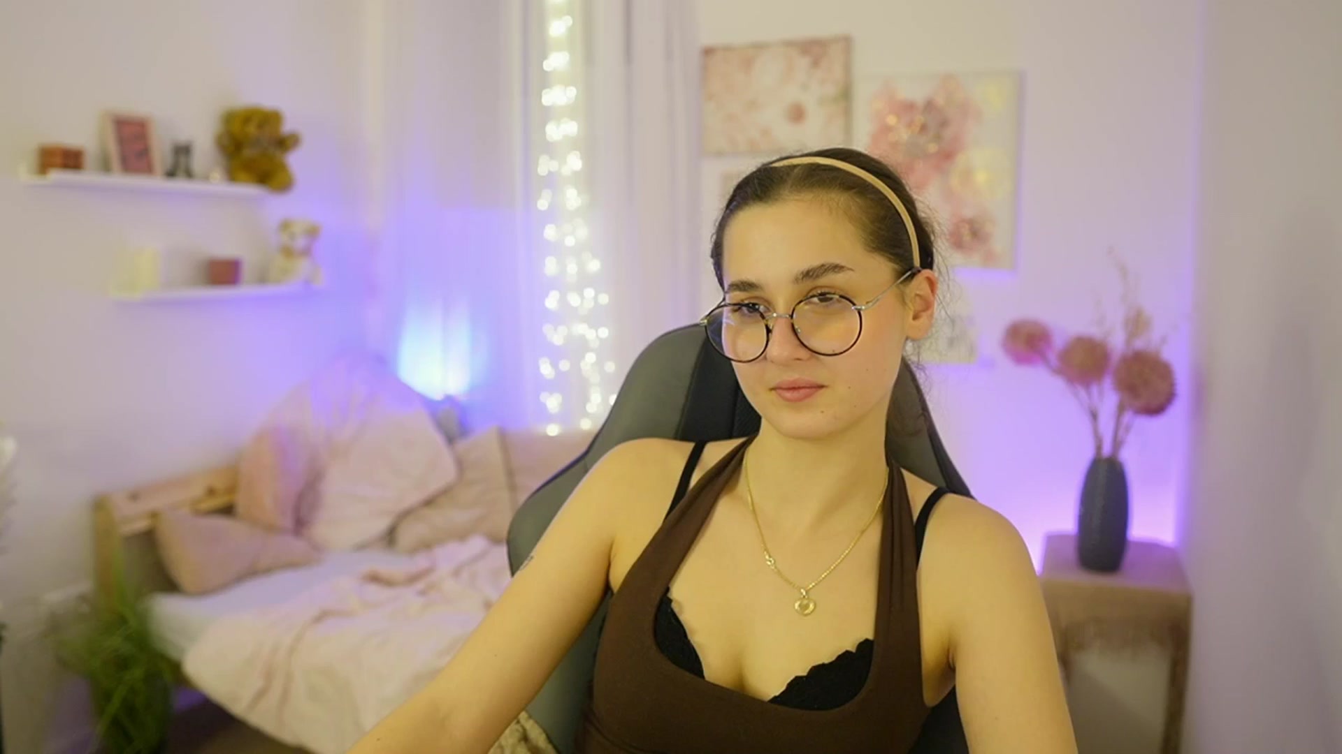 Gallery image thumbnail from Anita_Grey_'s myfreecams stream on, 12/03/2025, 24:40 image 20 of 20