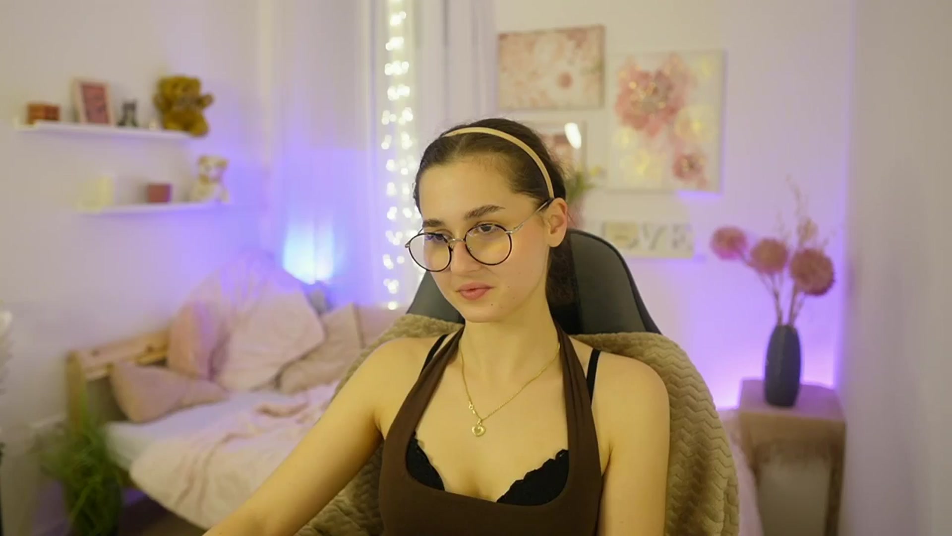 Gallery image thumbnail from Anita_Grey_'s myfreecams stream on, 12/03/2025, 24:40 image 3 of 20