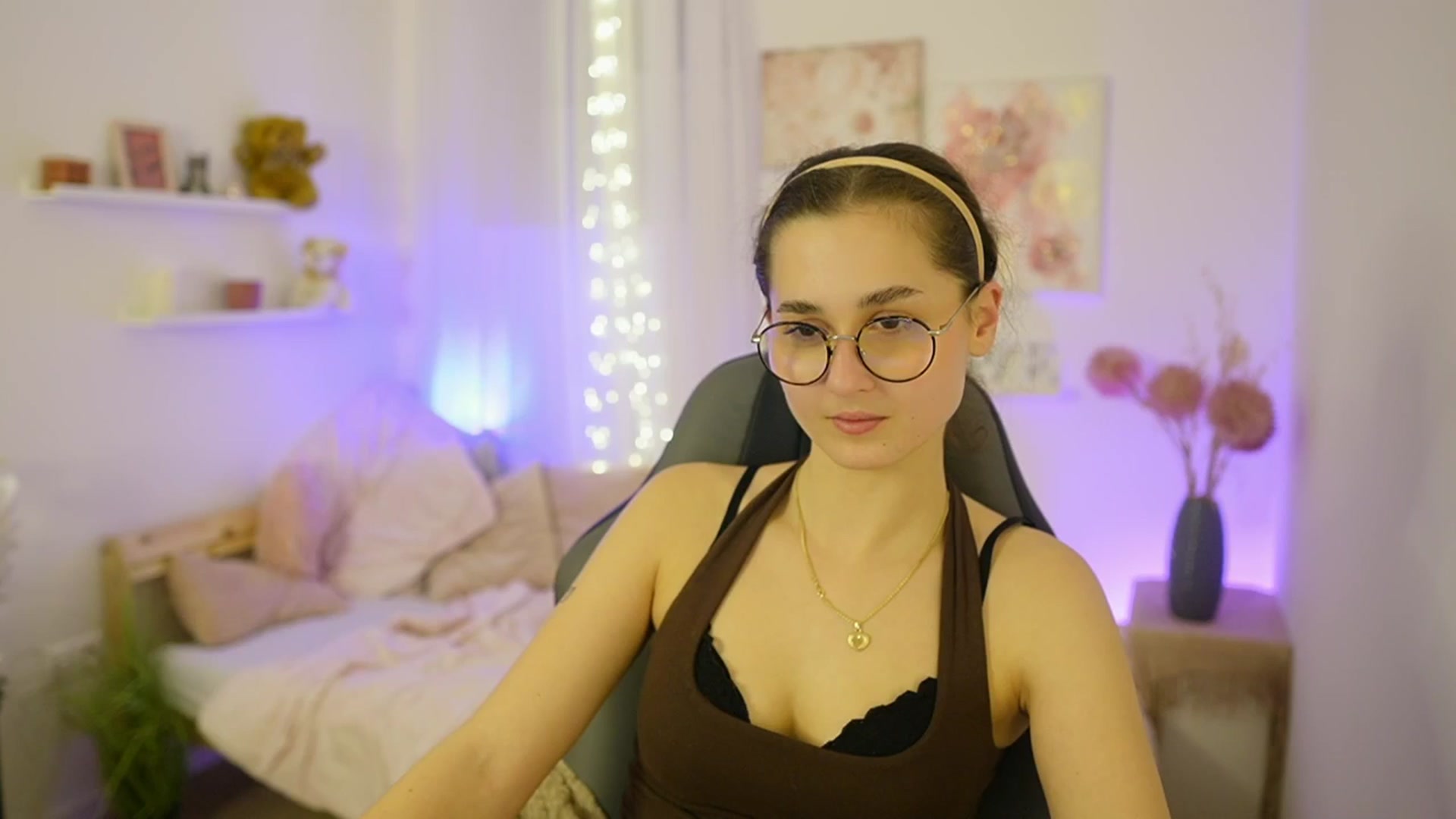 Gallery image thumbnail from Anita_Grey_'s myfreecams stream on, 12/03/2025, 24:40 image 19 of 20
