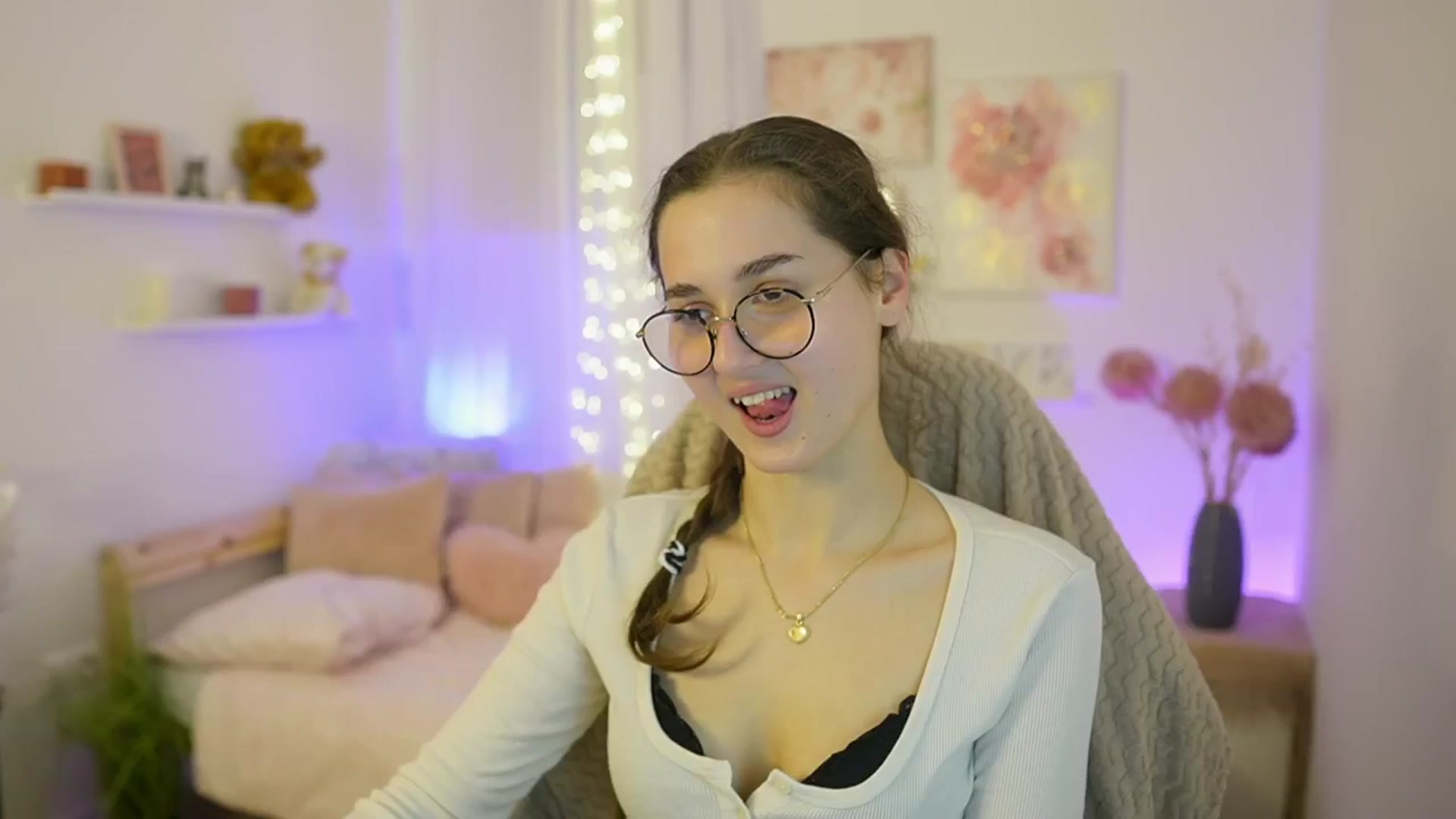 Gallery image thumbnail from Anita_Grey_'s myfreecams stream on, 12/03/2025, 20:46 image 11 of 20