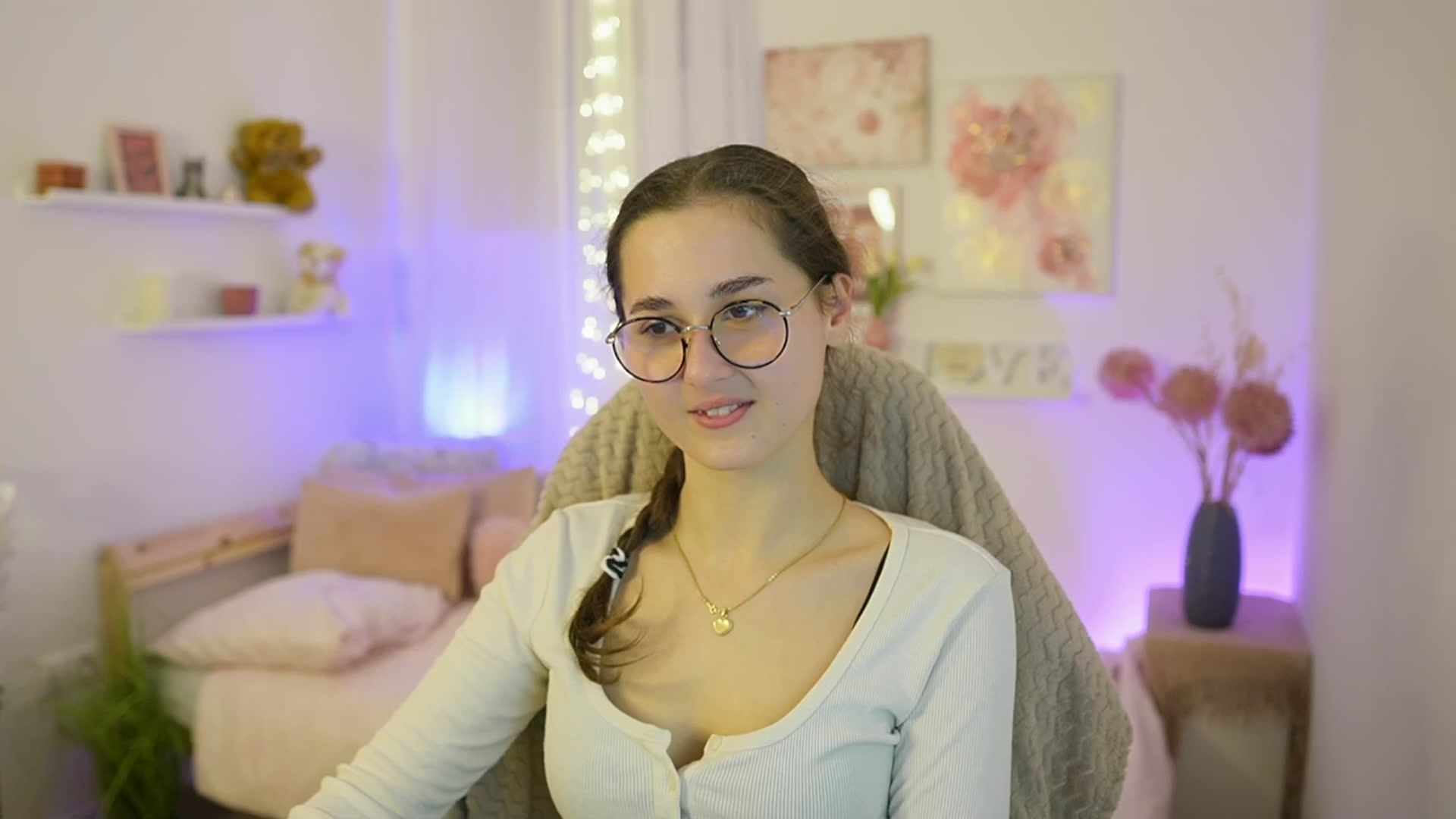 Gallery image thumbnail from Anita_Grey_'s myfreecams stream on, 12/03/2025, 20:46 image 9 of 20