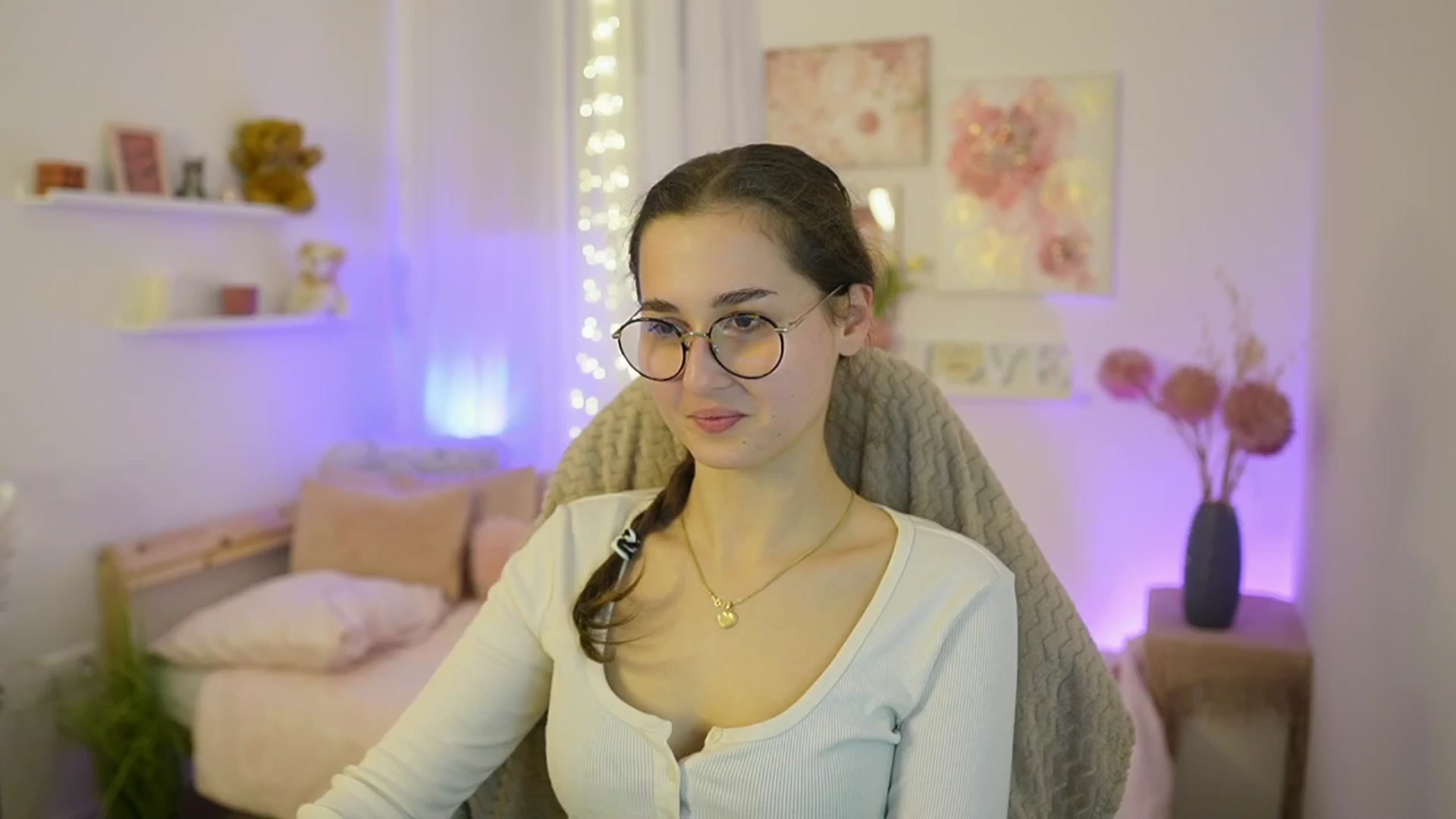 Gallery image thumbnail from Anita_Grey_'s myfreecams stream on, 12/03/2025, 20:46 image 8 of 20