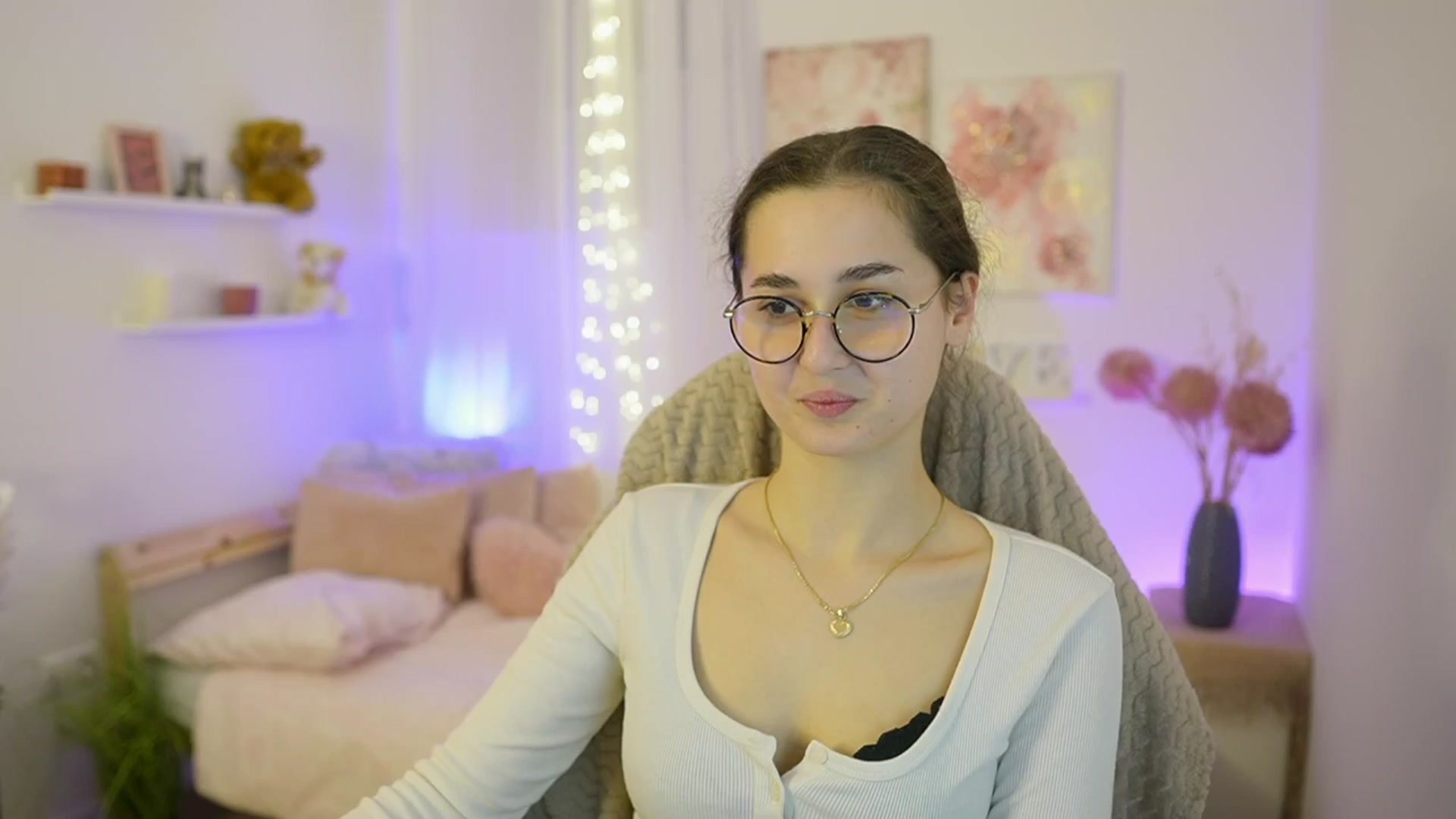 Gallery image thumbnail from Anita_Grey_'s myfreecams stream on, 12/03/2025, 20:46 image 3 of 20