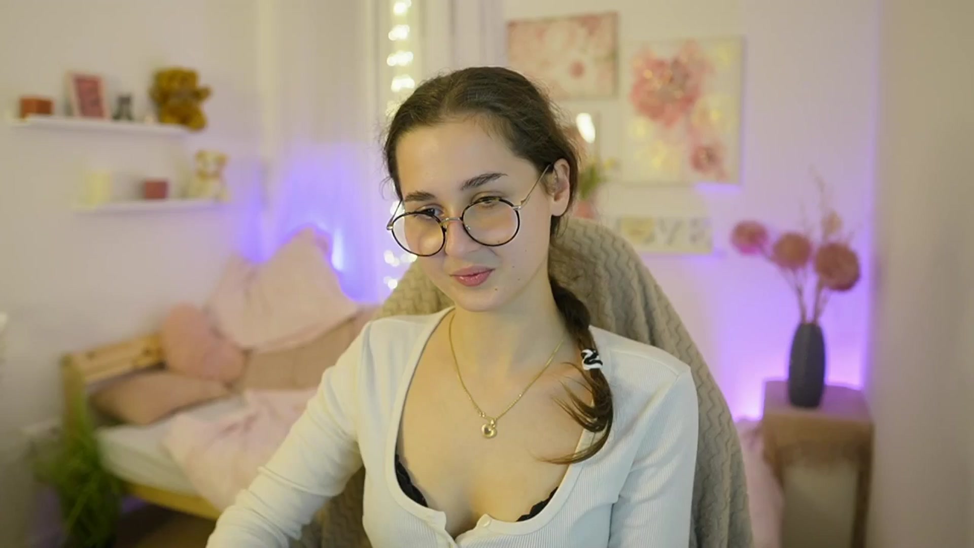 Gallery image thumbnail from Anita_Grey_'s myfreecams stream on, 12/03/2025, 22:21 image 4 of 20