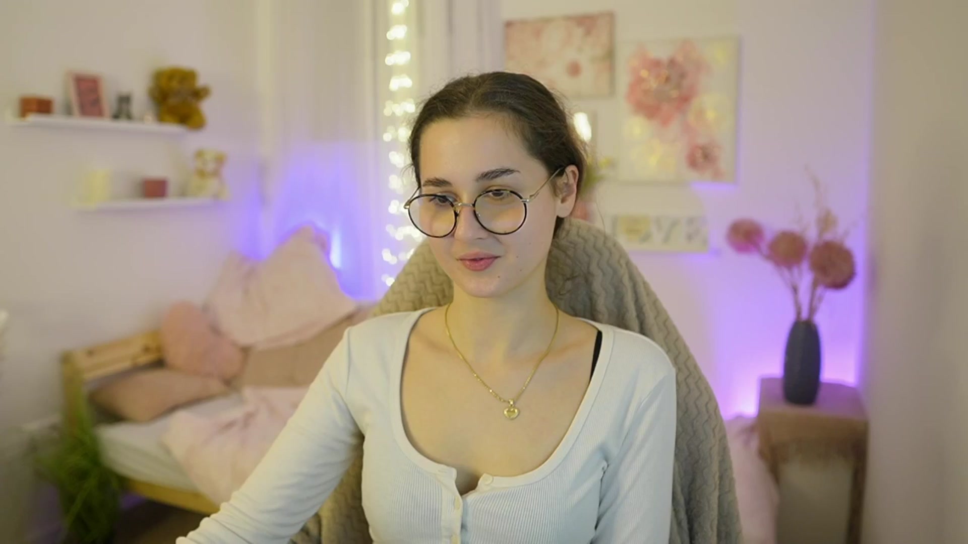 Gallery image thumbnail from Anita_Grey_'s myfreecams stream on, 12/03/2025, 22:21 image 18 of 20