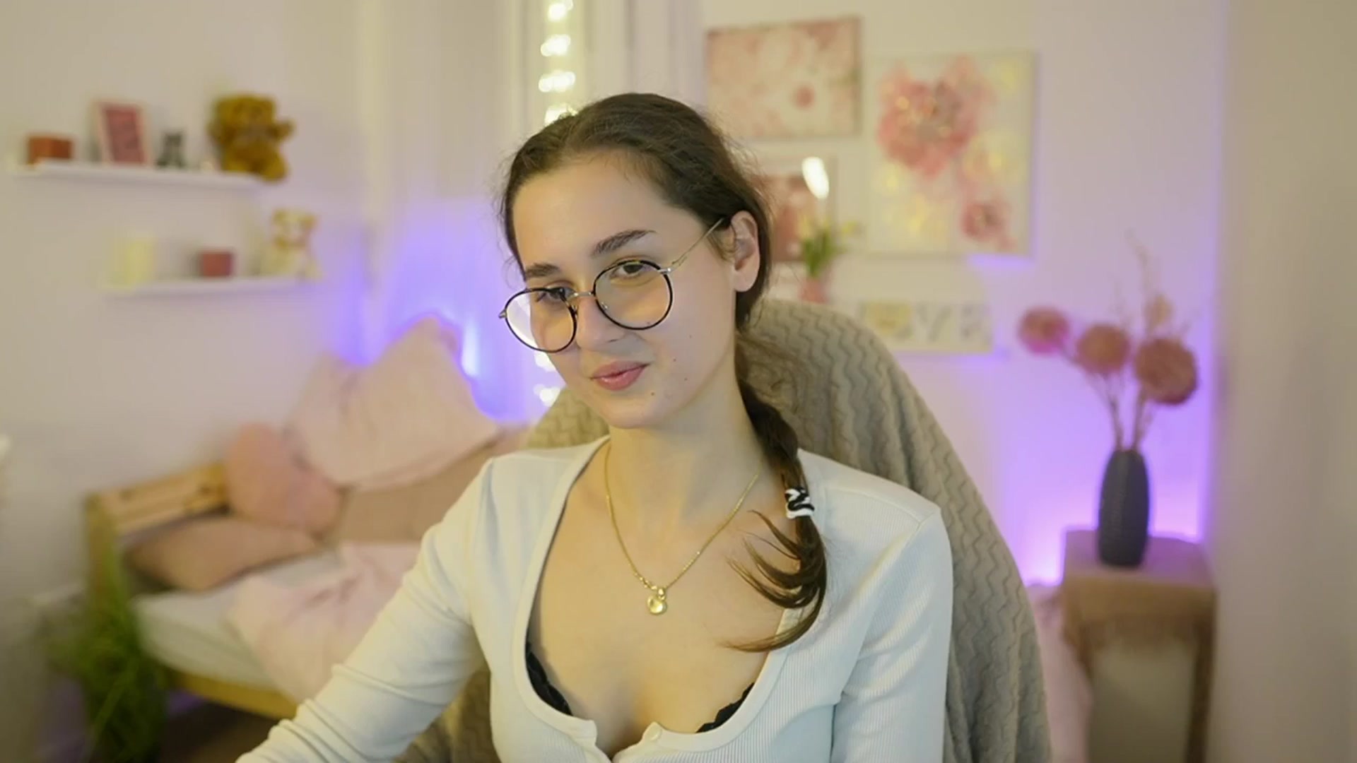 Gallery image thumbnail from Anita_Grey_'s myfreecams stream on, 12/03/2025, 22:21 image 2 of 20