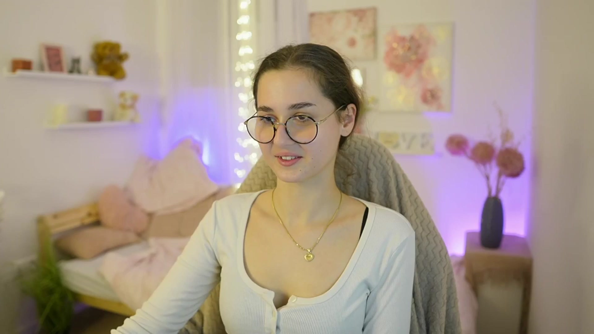 Gallery image thumbnail from Anita_Grey_'s myfreecams stream on, 12/03/2025, 22:21 image 19 of 20