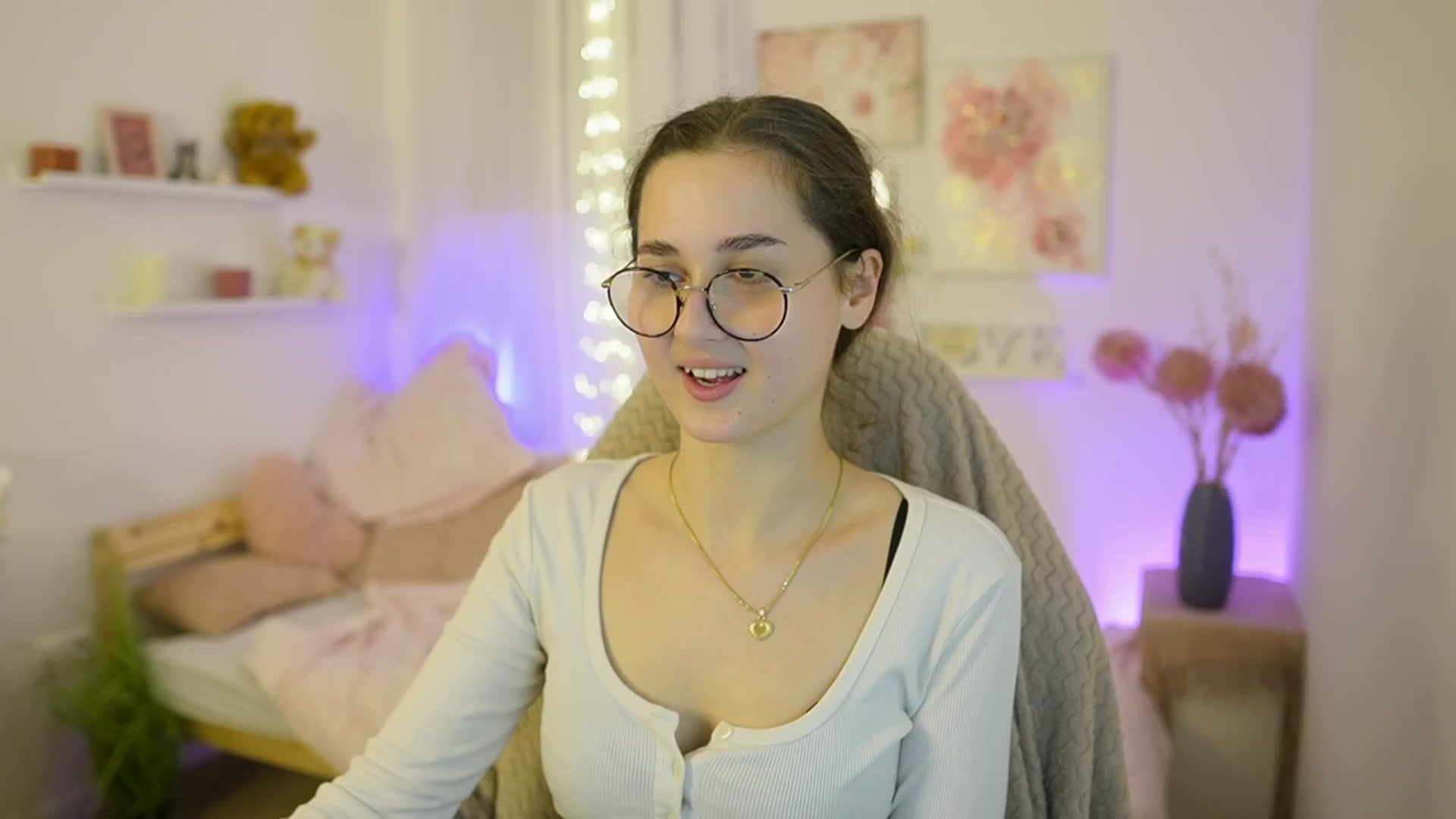 Gallery image thumbnail from Anita_Grey_'s myfreecams stream on, 12/03/2025, 22:21 image 15 of 20