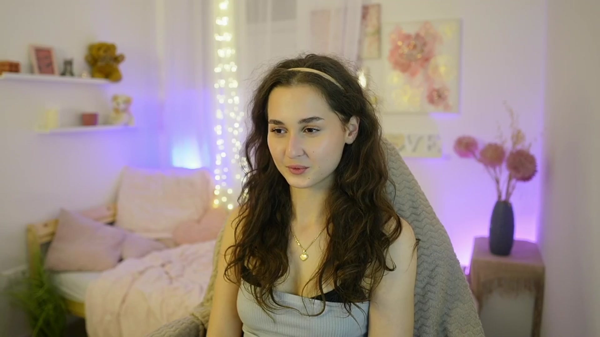 Gallery image thumbnail from Anita_Grey_'s myfreecams stream on, 12/08/2025, 24:02 image 2 of 20