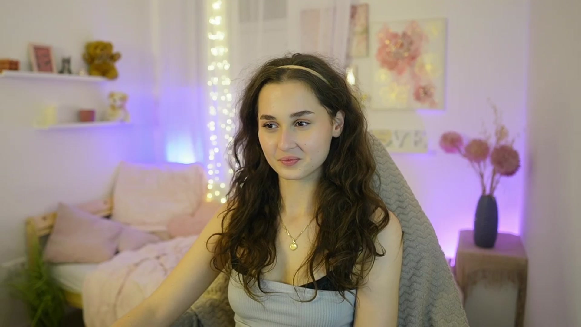 Gallery image thumbnail from Anita_Grey_'s myfreecams stream on, 12/08/2025, 24:02 image 3 of 20