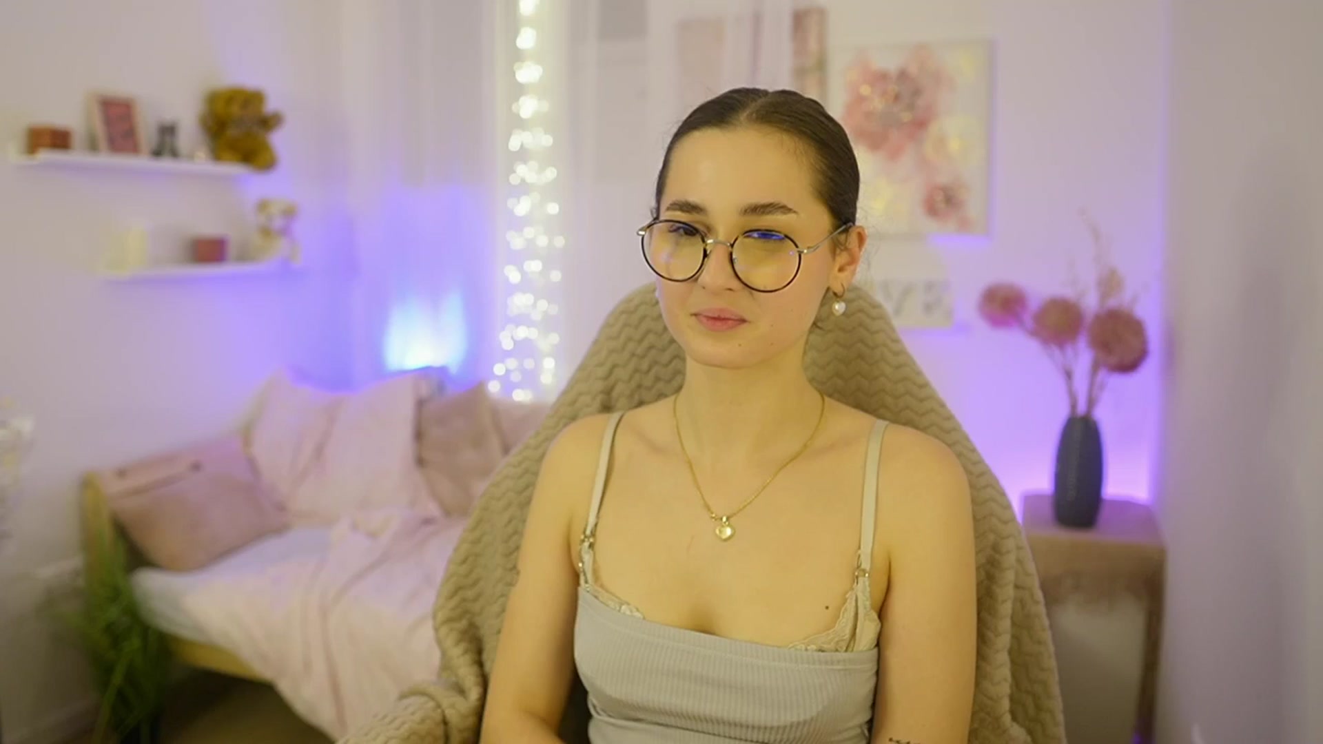 Gallery image thumbnail from Anita_Grey_'s myfreecams stream on, 12/11/2025, 23:26 image 13 of 20