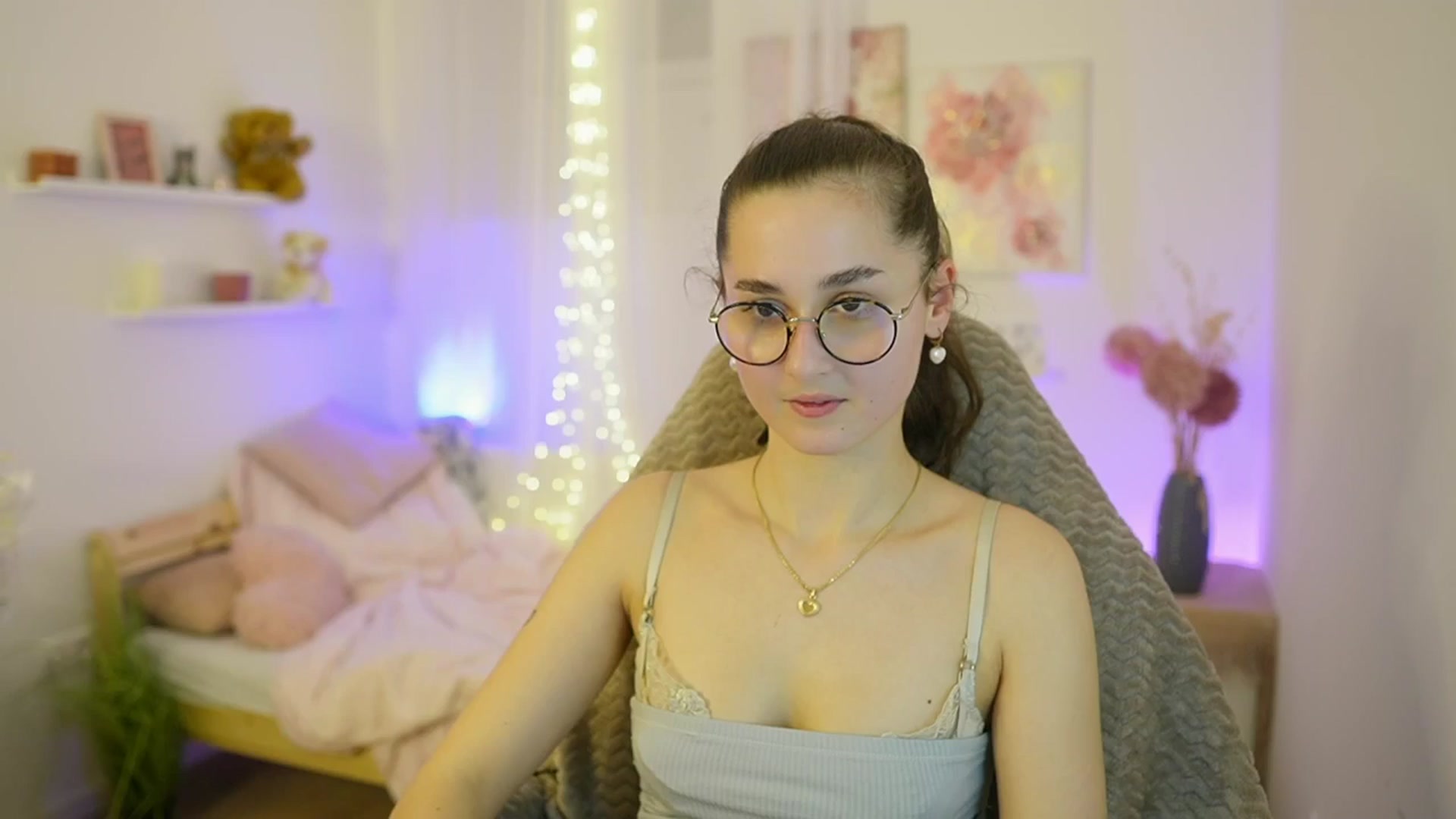 Gallery image thumbnail from Anita_Grey_'s myfreecams stream on, 12/14/2025, 21:36 image 6 of 20