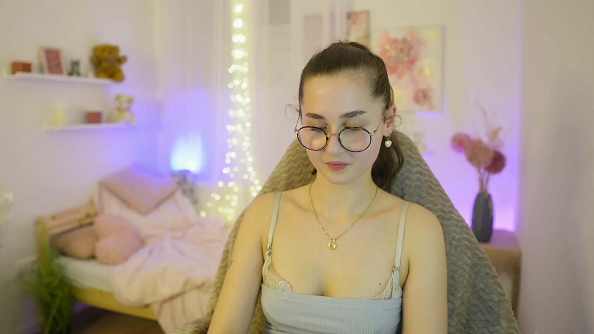 Gallery image thumbnail from Anita_Grey_'s myfreecams stream on, 12/14/2025, 21:36 image 4 of 20