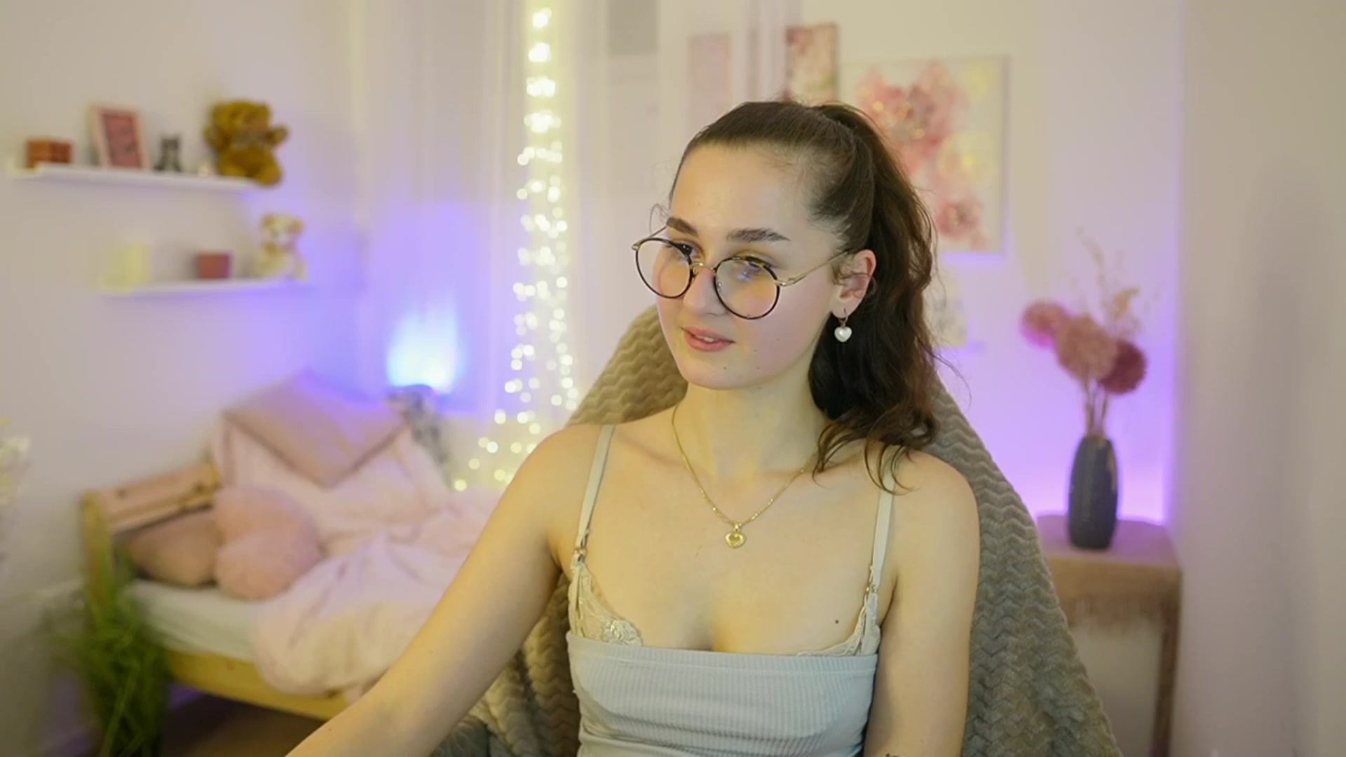 Gallery image thumbnail from Anita_Grey_'s myfreecams stream on, 12/14/2025, 21:36 image 11 of 20