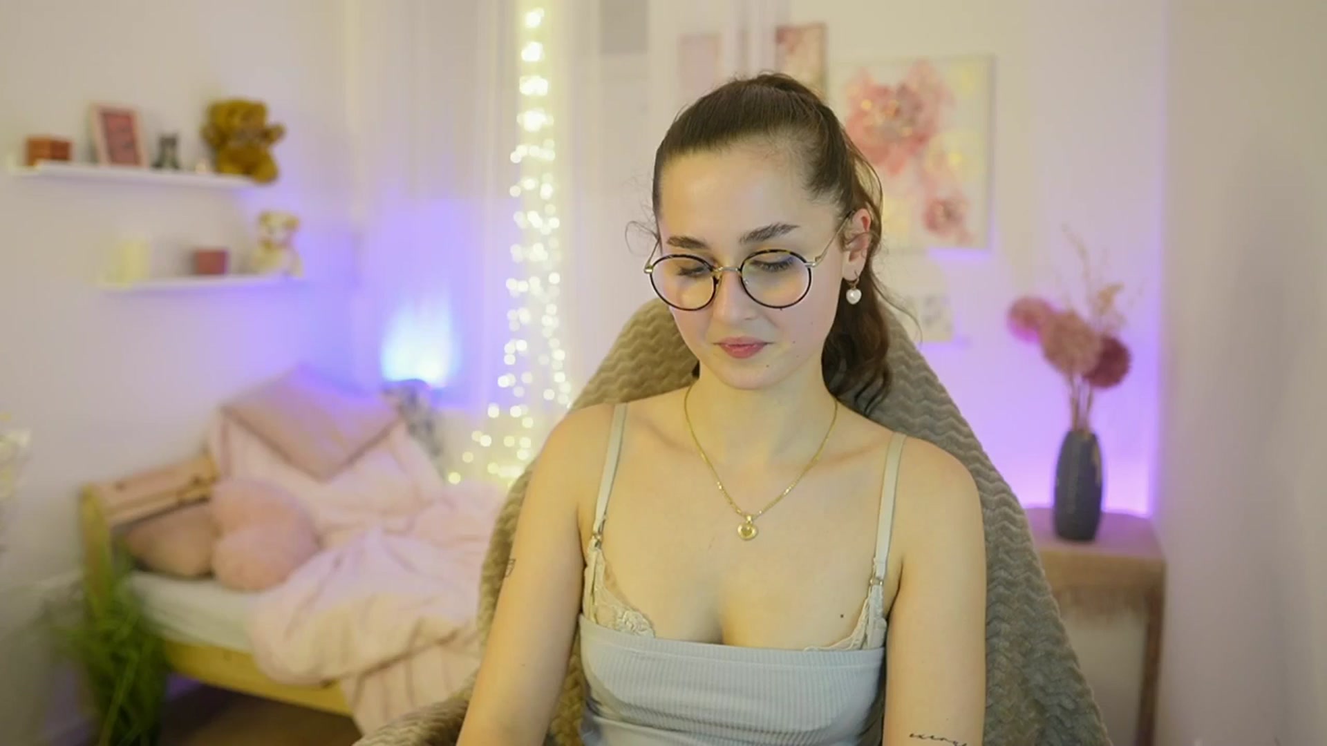Gallery image thumbnail from Anita_Grey_'s myfreecams stream on, 12/14/2025, 21:36 image 9 of 20