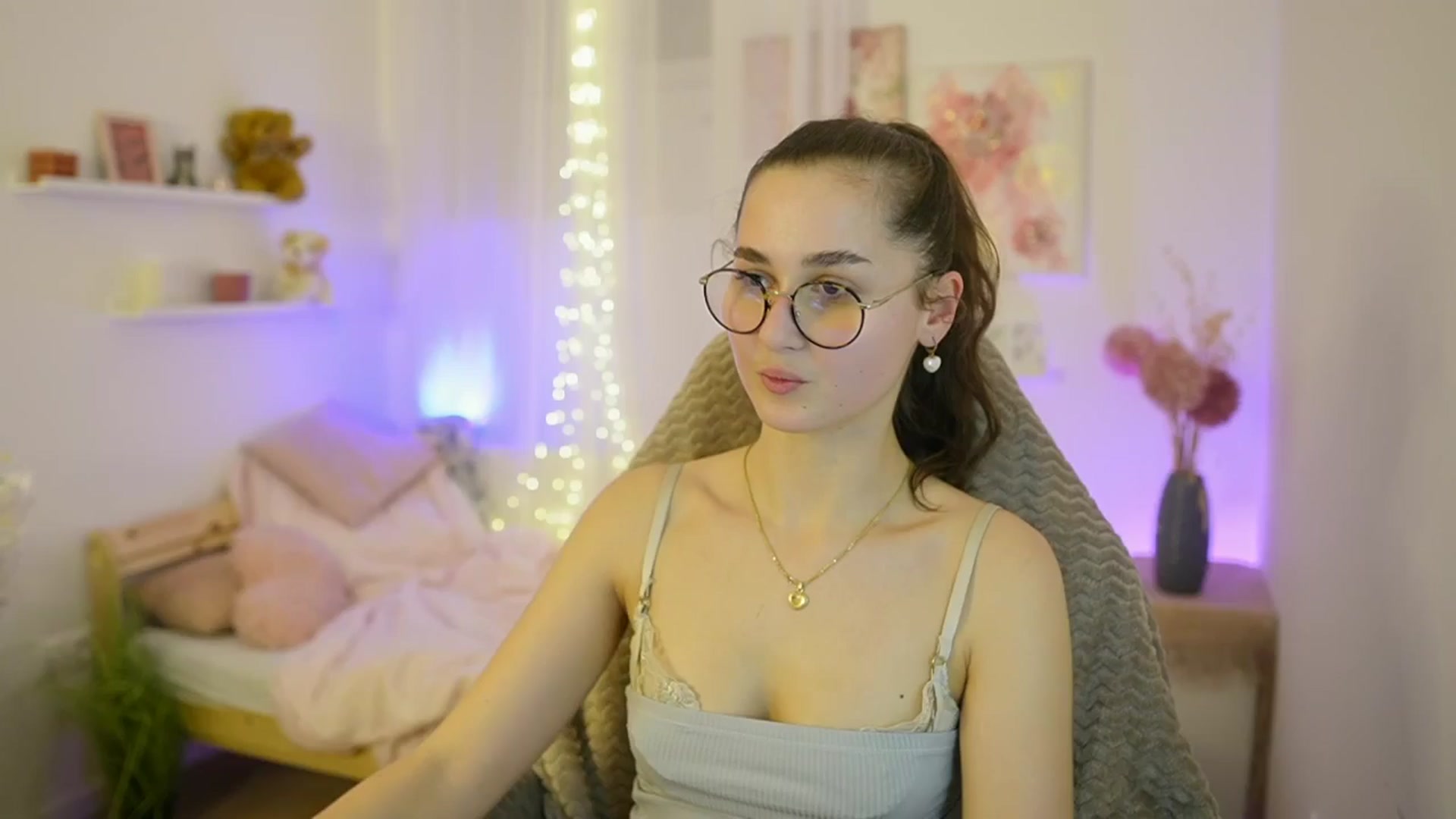 Gallery image thumbnail from Anita_Grey_'s myfreecams stream on, 12/14/2025, 21:36 image 14 of 20