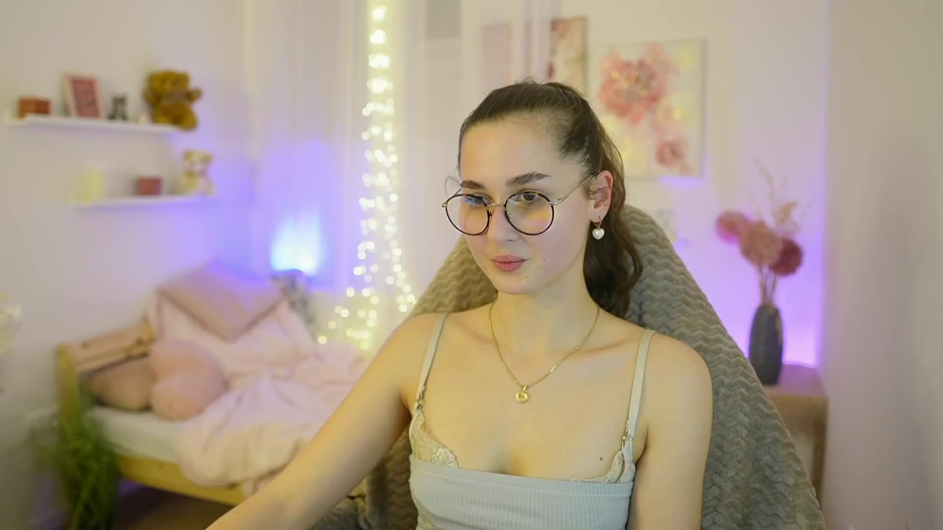 Gallery image thumbnail from Anita_Grey_'s myfreecams stream on, 12/14/2025, 21:36 image 5 of 20