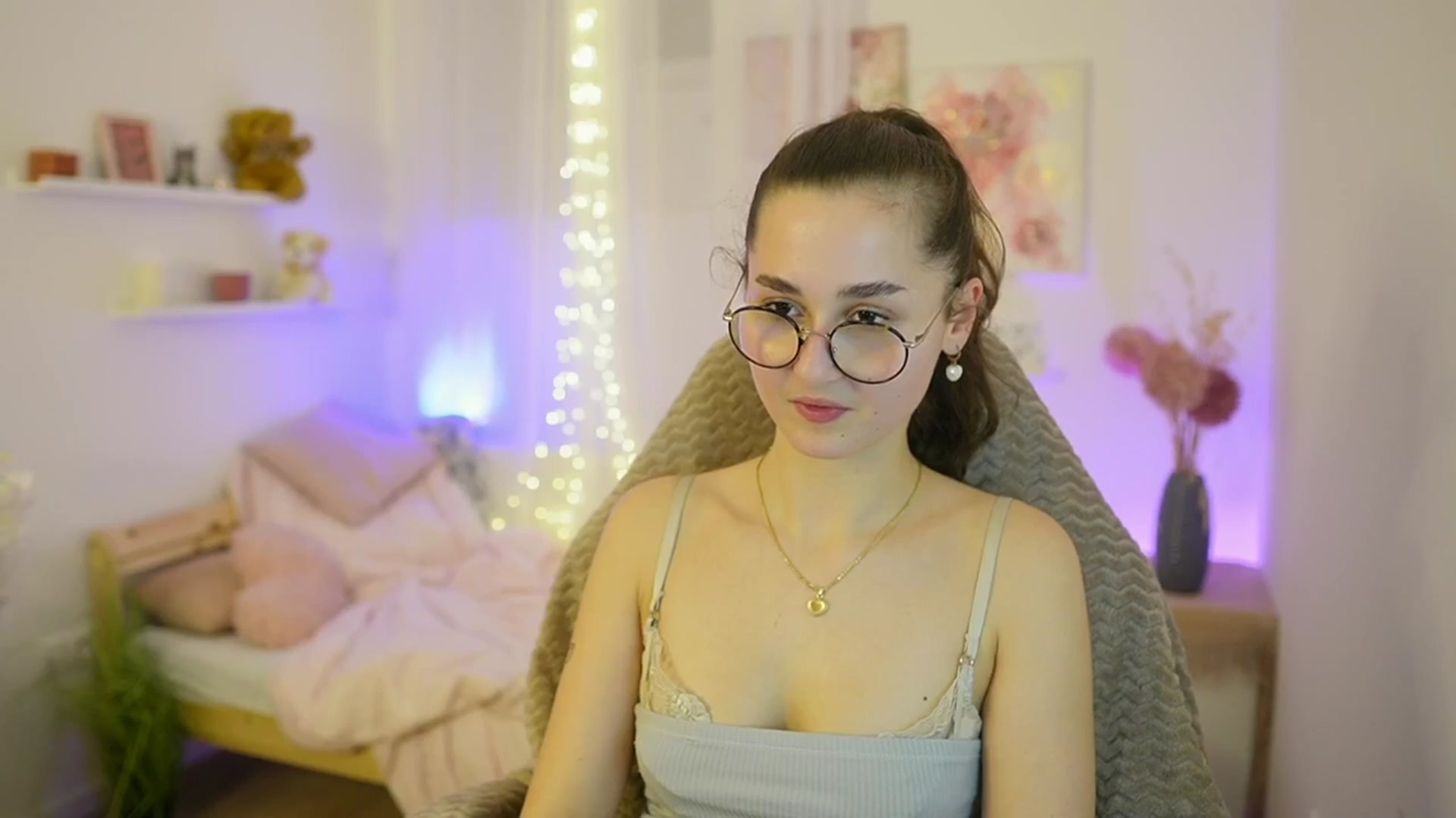 Gallery image thumbnail from Anita_Grey_'s myfreecams stream on, 12/14/2025, 21:36 image 20 of 20