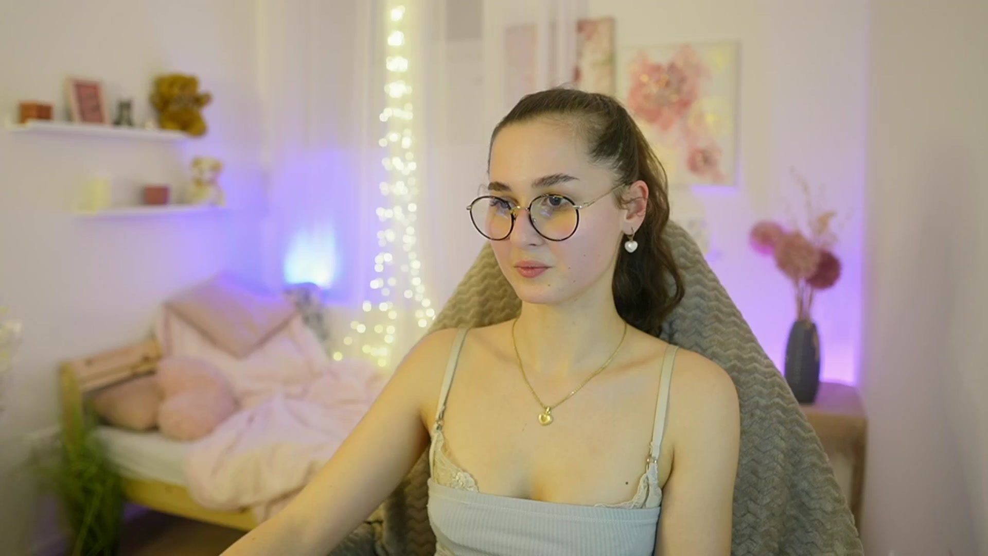 Gallery image thumbnail from Anita_Grey_'s myfreecams stream on, 12/14/2025, 21:36 image 7 of 20