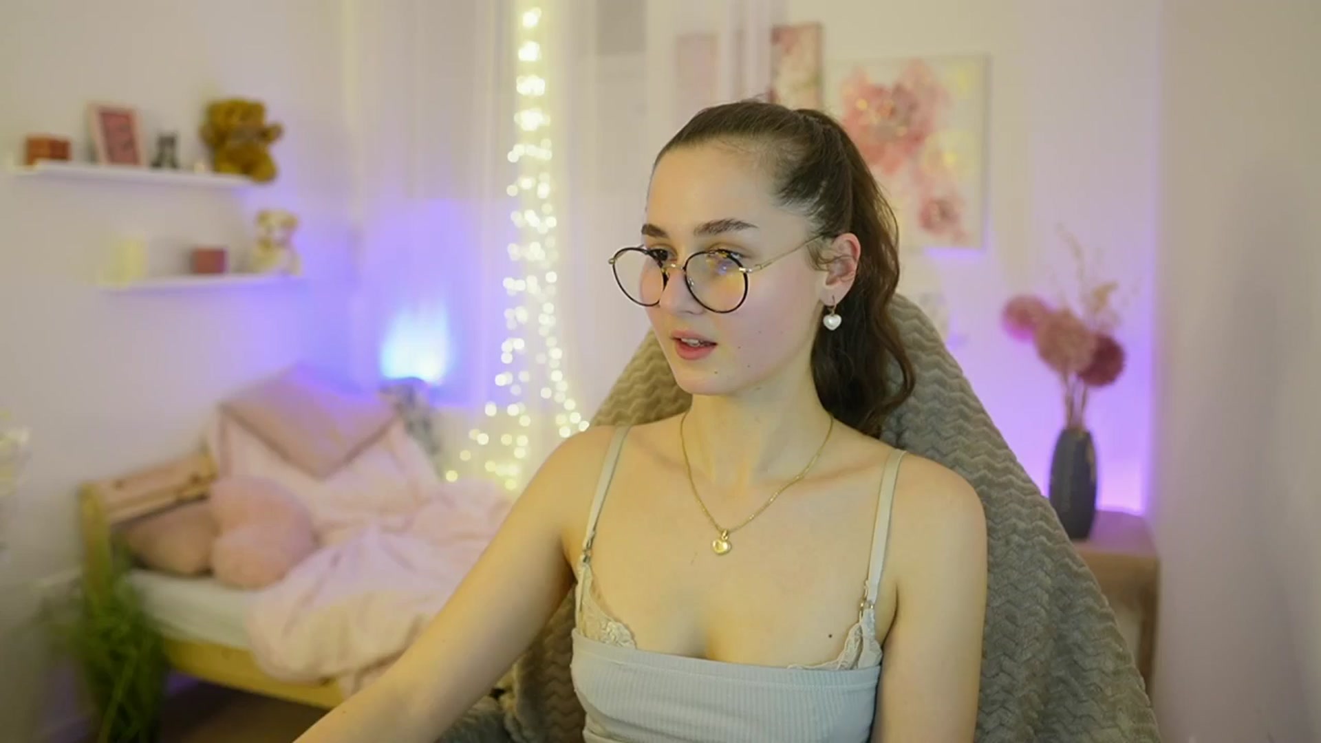 Gallery image thumbnail from Anita_Grey_'s myfreecams stream on, 12/14/2025, 21:36 image 3 of 20