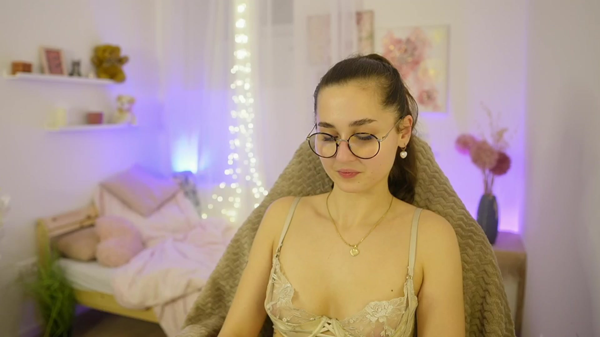 Gallery image thumbnail from Anita_Grey_'s myfreecams stream on, 12/14/2025, 23:24 image 14 of 20
