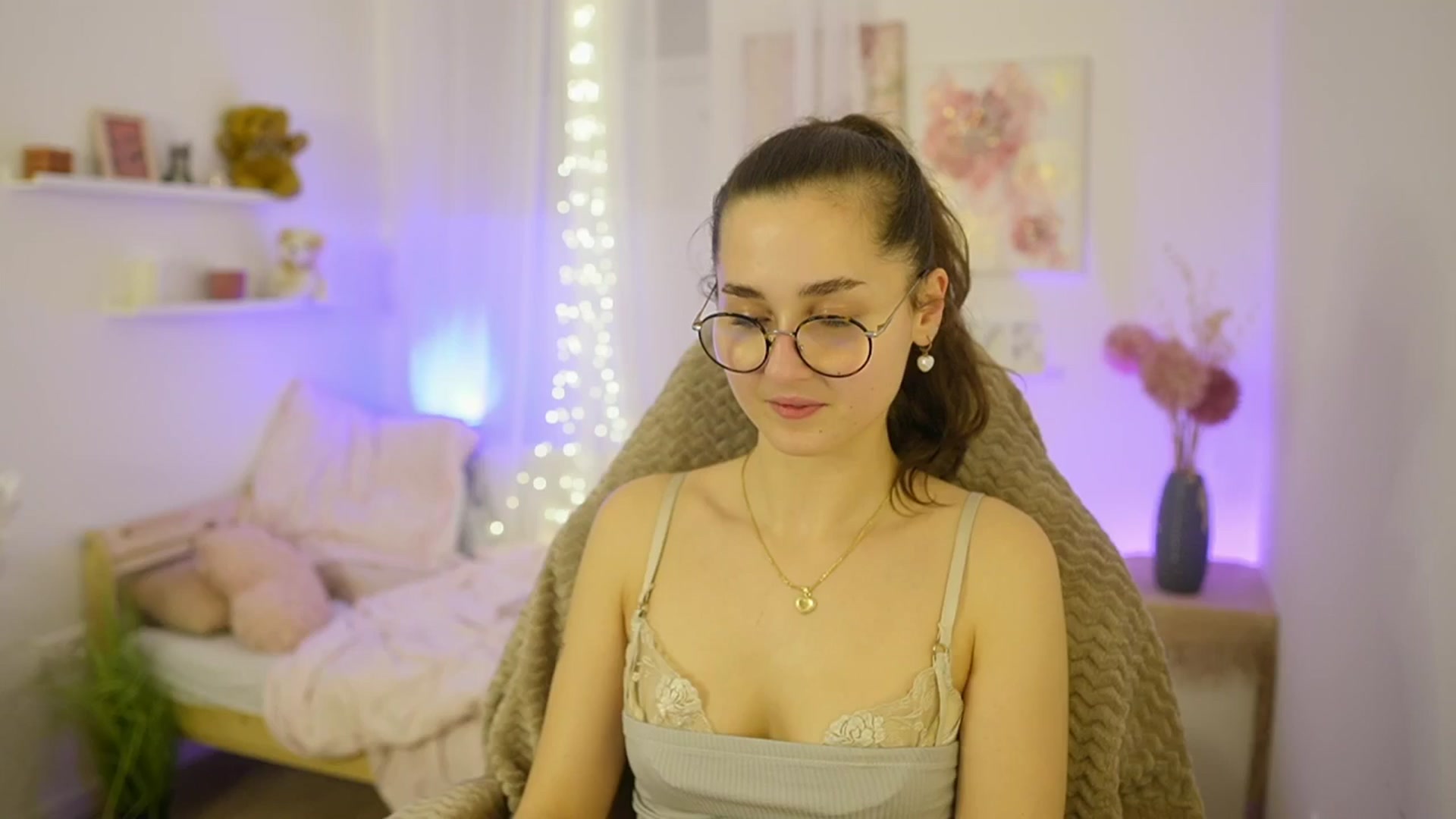 Gallery image thumbnail from Anita_Grey_'s myfreecams stream on, 12/15/2025, 24:24 image 2 of 20