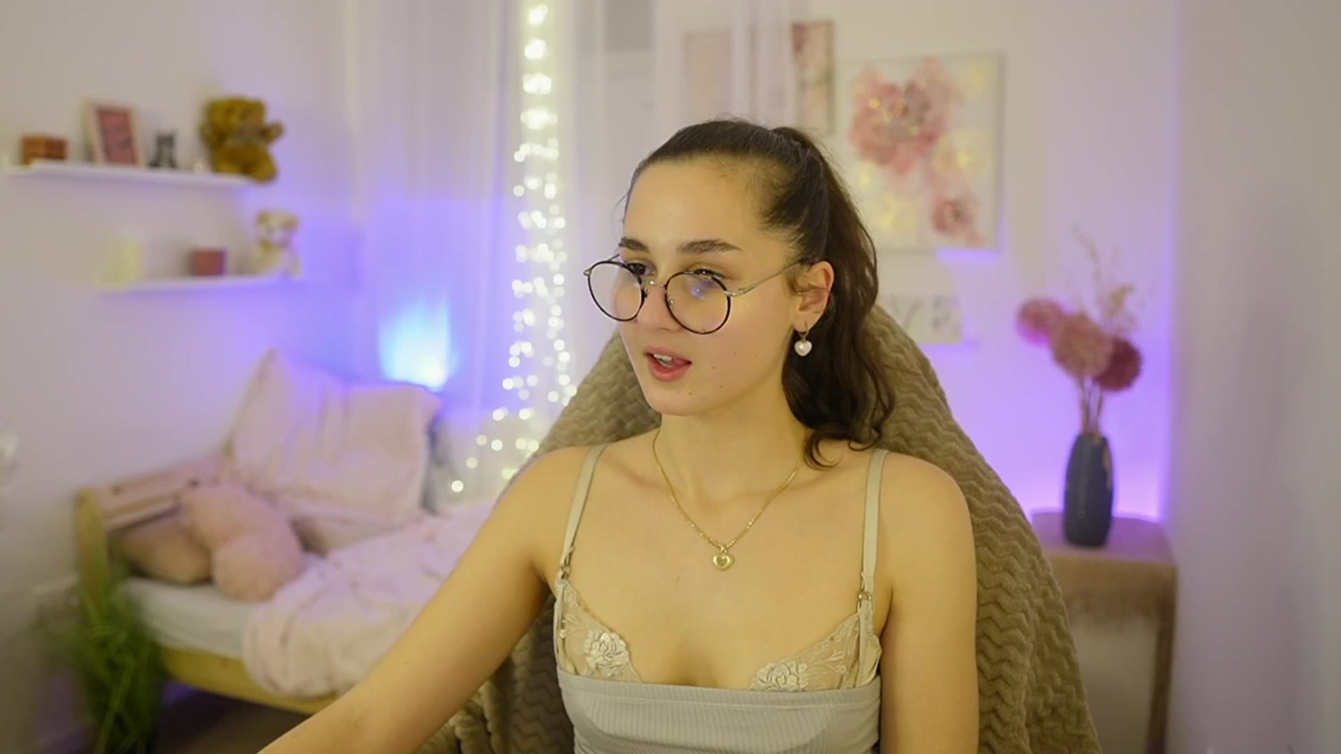 Gallery image thumbnail from Anita_Grey_'s myfreecams stream on, 12/15/2025, 24:24 image 7 of 20