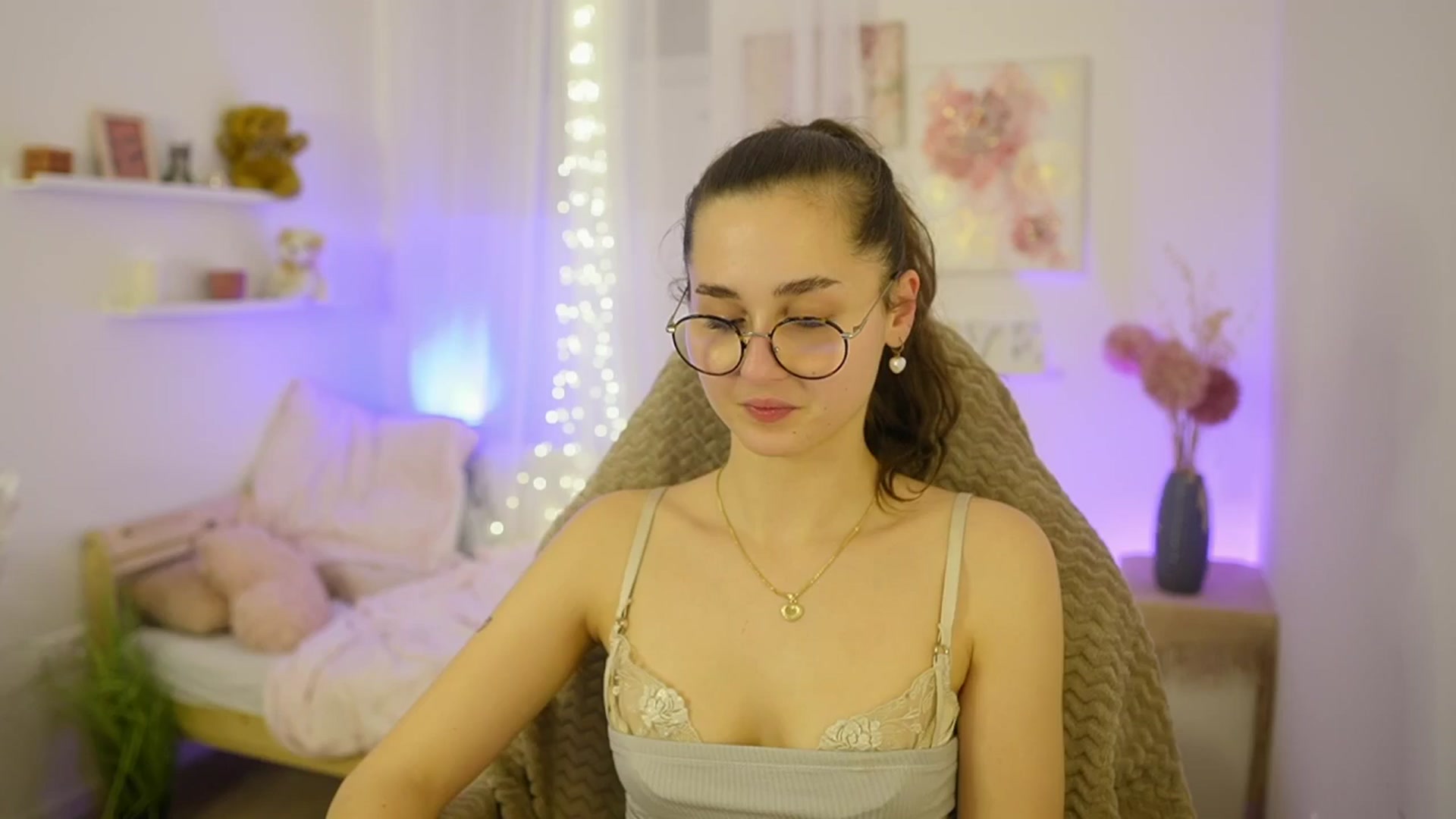 Gallery image thumbnail from Anita_Grey_'s myfreecams stream on, 12/15/2025, 24:24 image 12 of 20