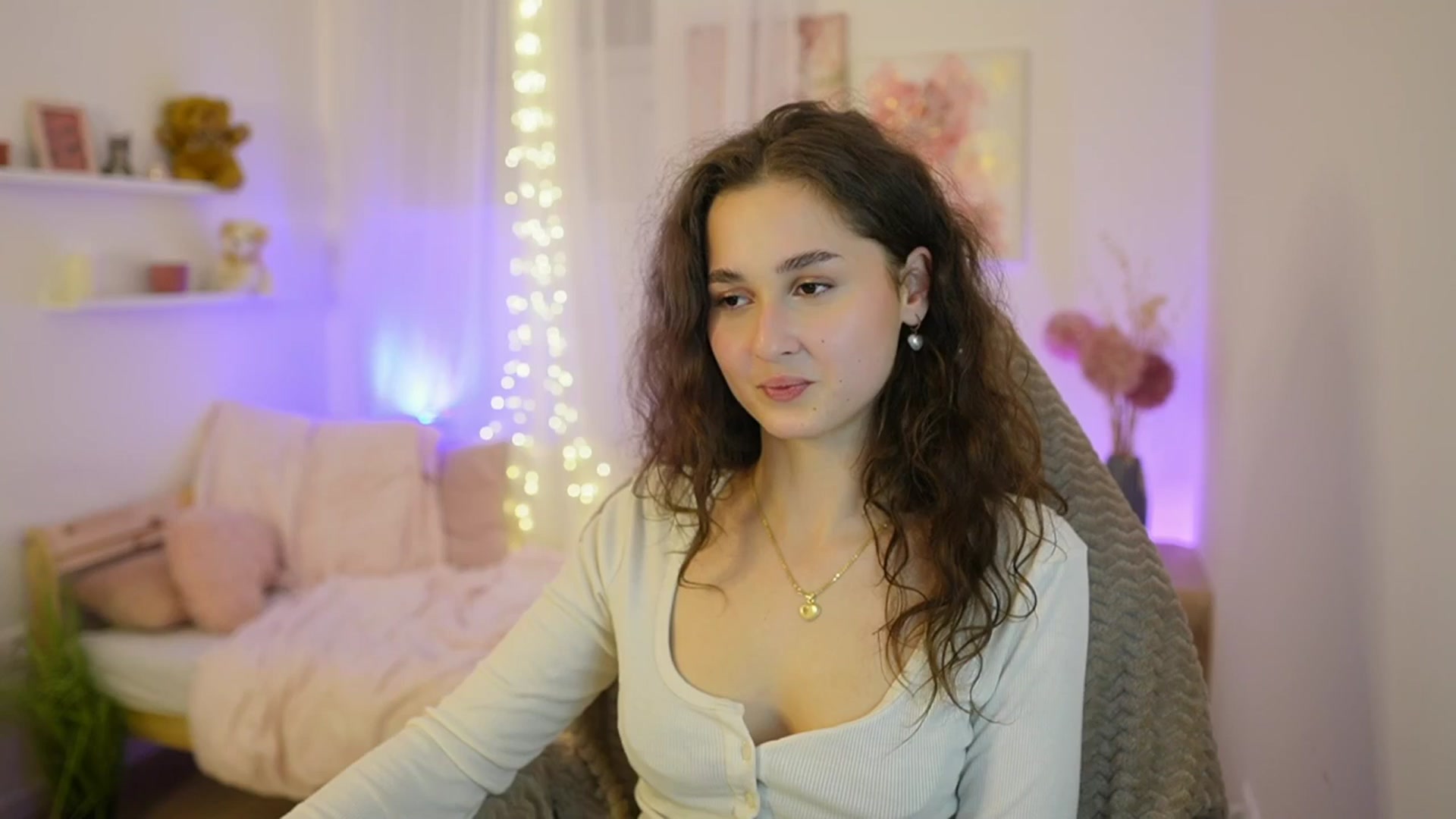 Gallery image thumbnail from Anita_Grey_'s myfreecams stream on, 12/16/2025, 24:31 image 9 of 20