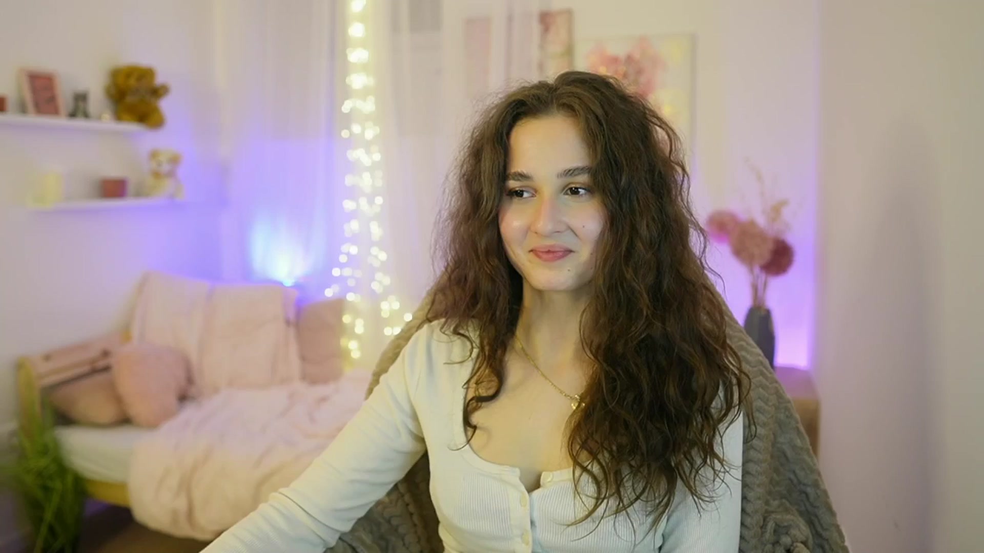 Gallery image thumbnail from Anita_Grey_'s myfreecams stream on, 12/16/2025, 24:31 image 19 of 20