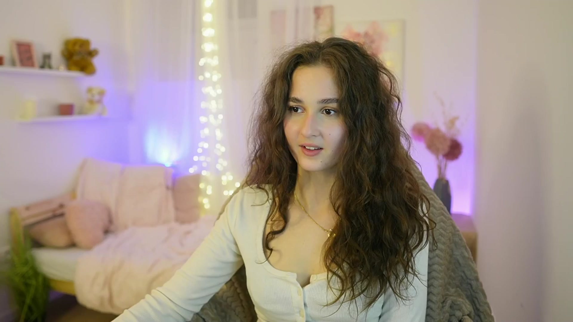 Gallery image thumbnail from Anita_Grey_'s myfreecams stream on, 12/16/2025, 24:31 image 17 of 20