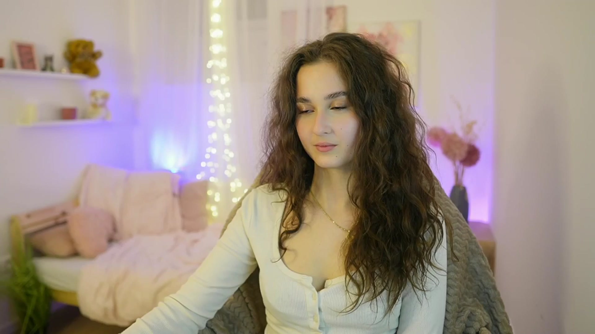 Gallery image thumbnail from Anita_Grey_'s myfreecams stream on, 12/16/2025, 24:31 image 15 of 20