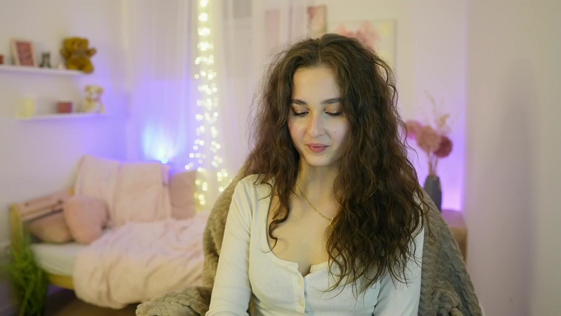 Gallery image thumbnail from Anita_Grey_'s myfreecams stream on, 12/16/2025, 24:31 image 16 of 20