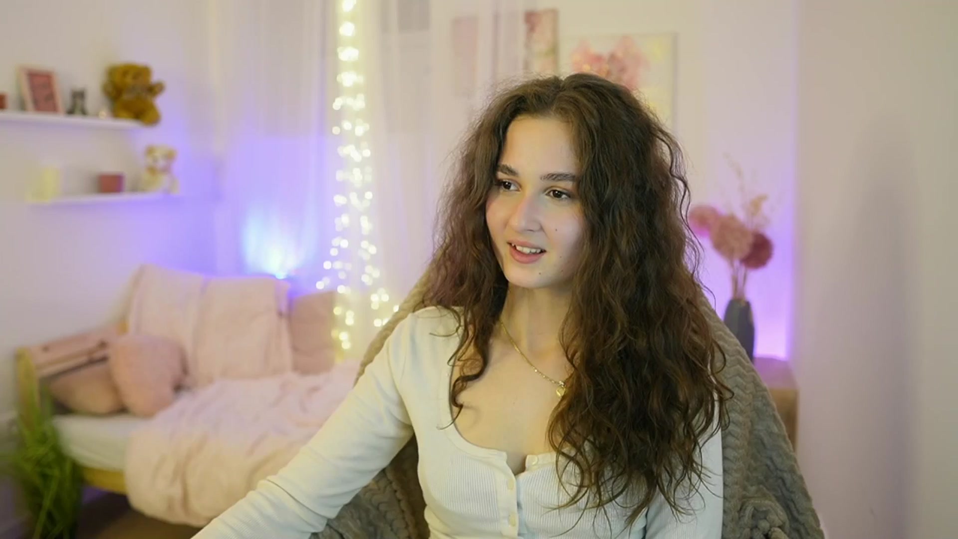 Gallery image thumbnail from Anita_Grey_'s myfreecams stream on, 12/16/2025, 24:31 image 18 of 20