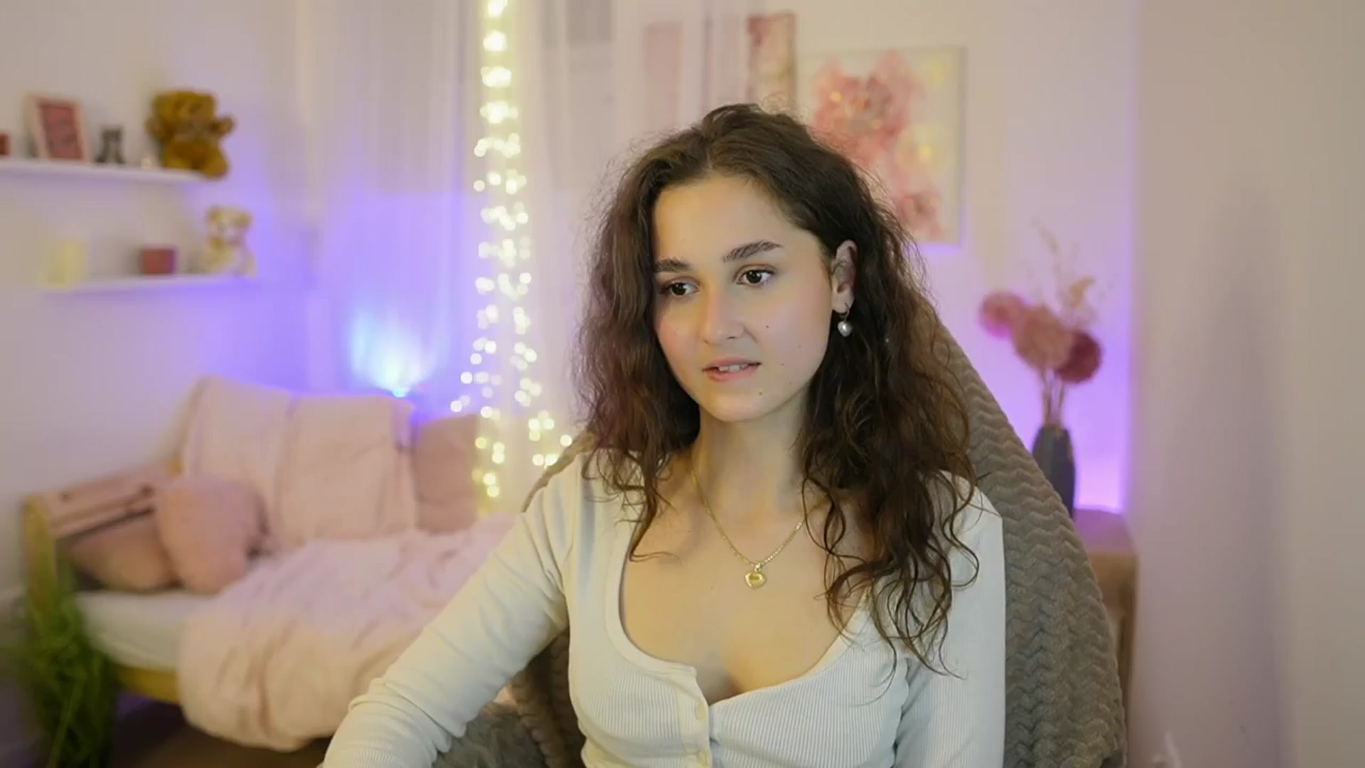 Gallery image thumbnail from Anita_Grey_'s myfreecams stream on, 12/16/2025, 24:31 image 13 of 20