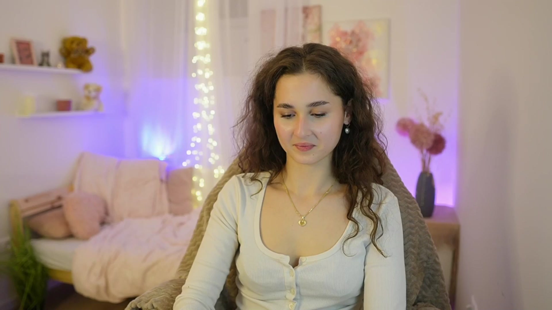 Gallery image thumbnail from Anita_Grey_'s myfreecams stream on, 12/16/2025, 24:31 image 4 of 20