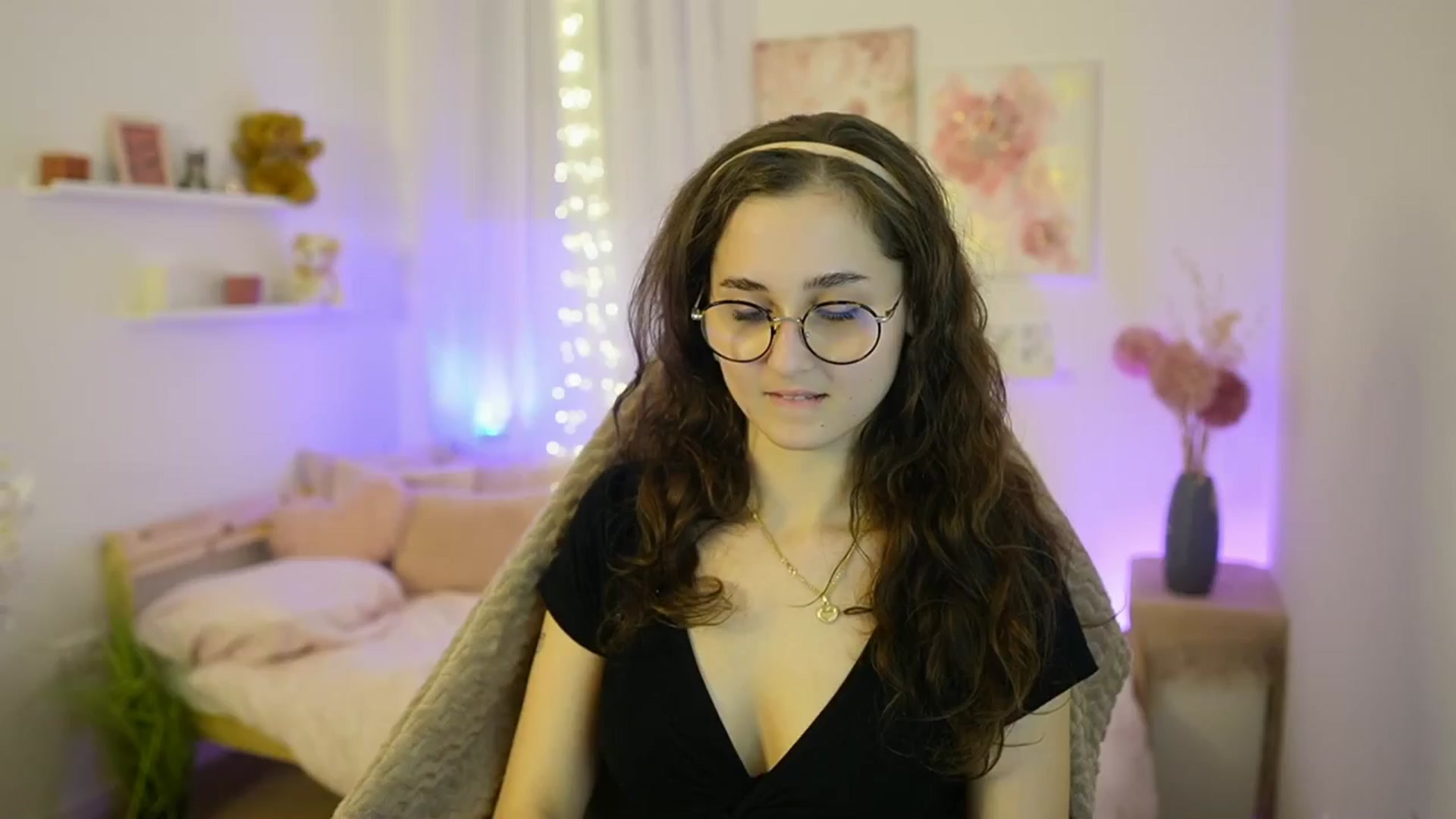 Gallery image thumbnail from Anita_Grey_'s myfreecams stream on, 12/18/2025, 19:51 image 2 of 20