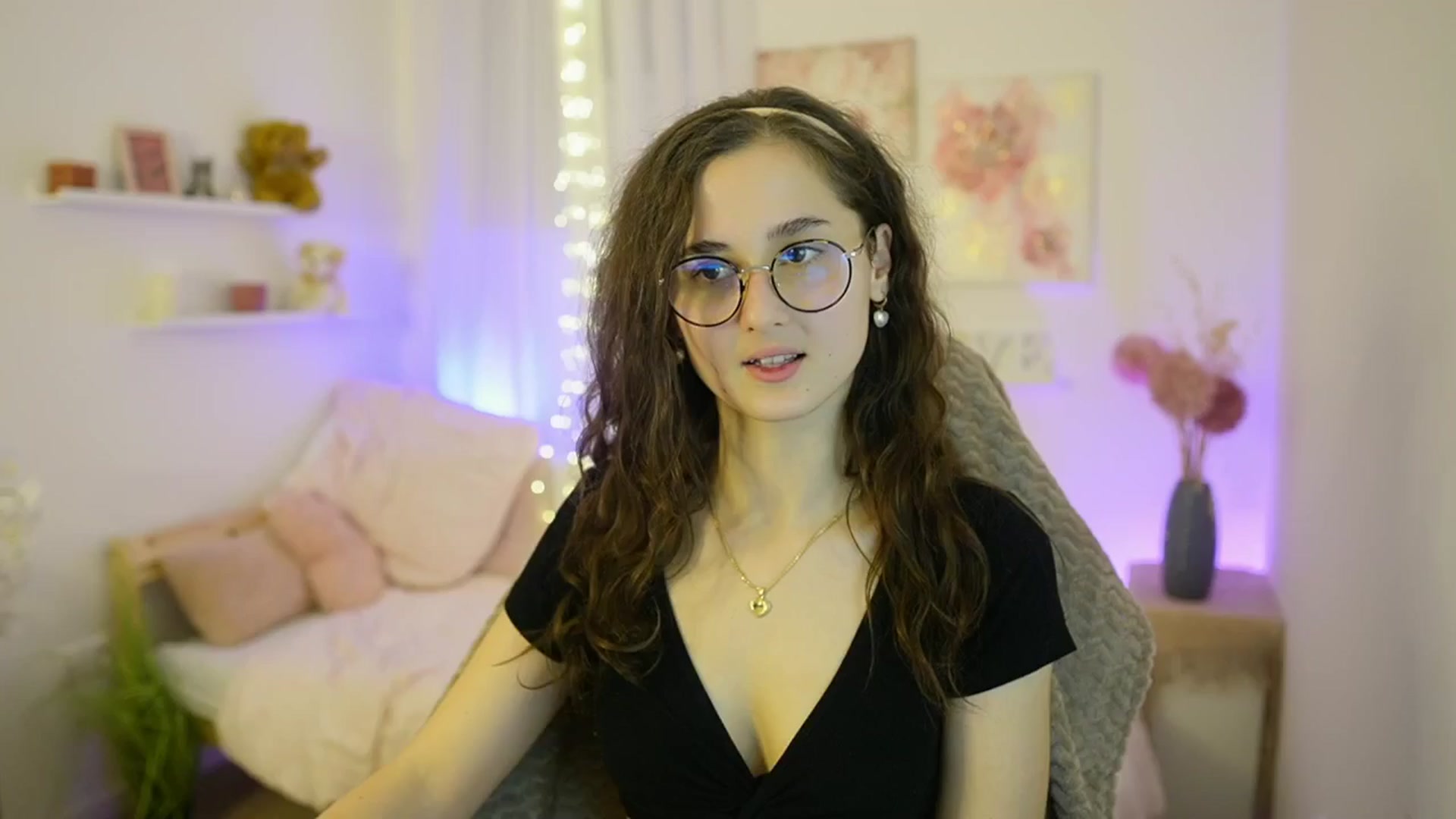 Gallery image thumbnail from Anita_Grey_'s myfreecams stream on, 12/18/2025, 21:24 image 15 of 20