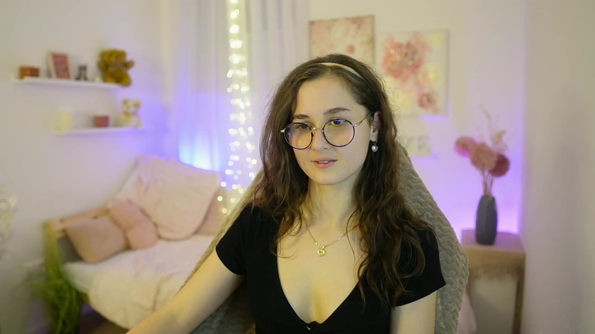 Gallery image thumbnail from Anita_Grey_'s myfreecams stream on, 12/18/2025, 21:24 image 6 of 20