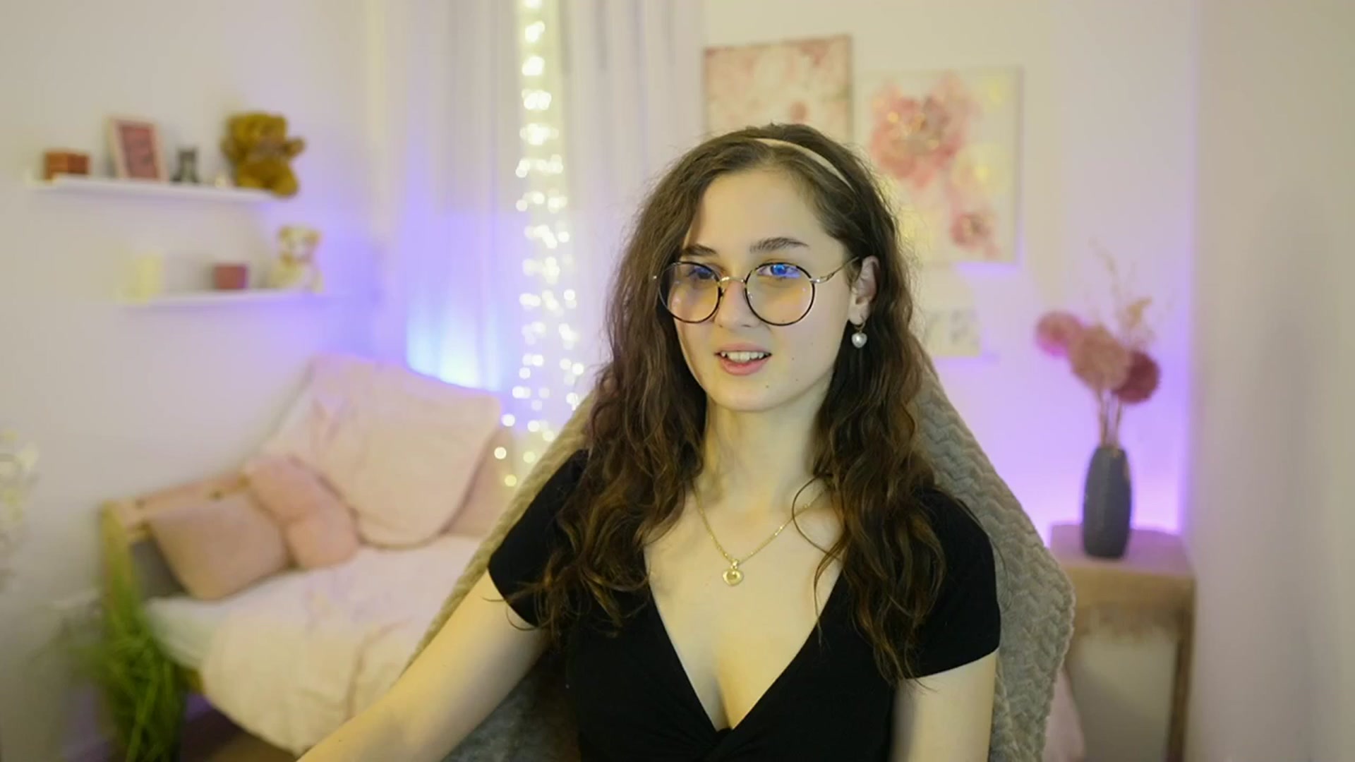 Gallery image thumbnail from Anita_Grey_'s myfreecams stream on, 12/18/2025, 21:24 image 17 of 20