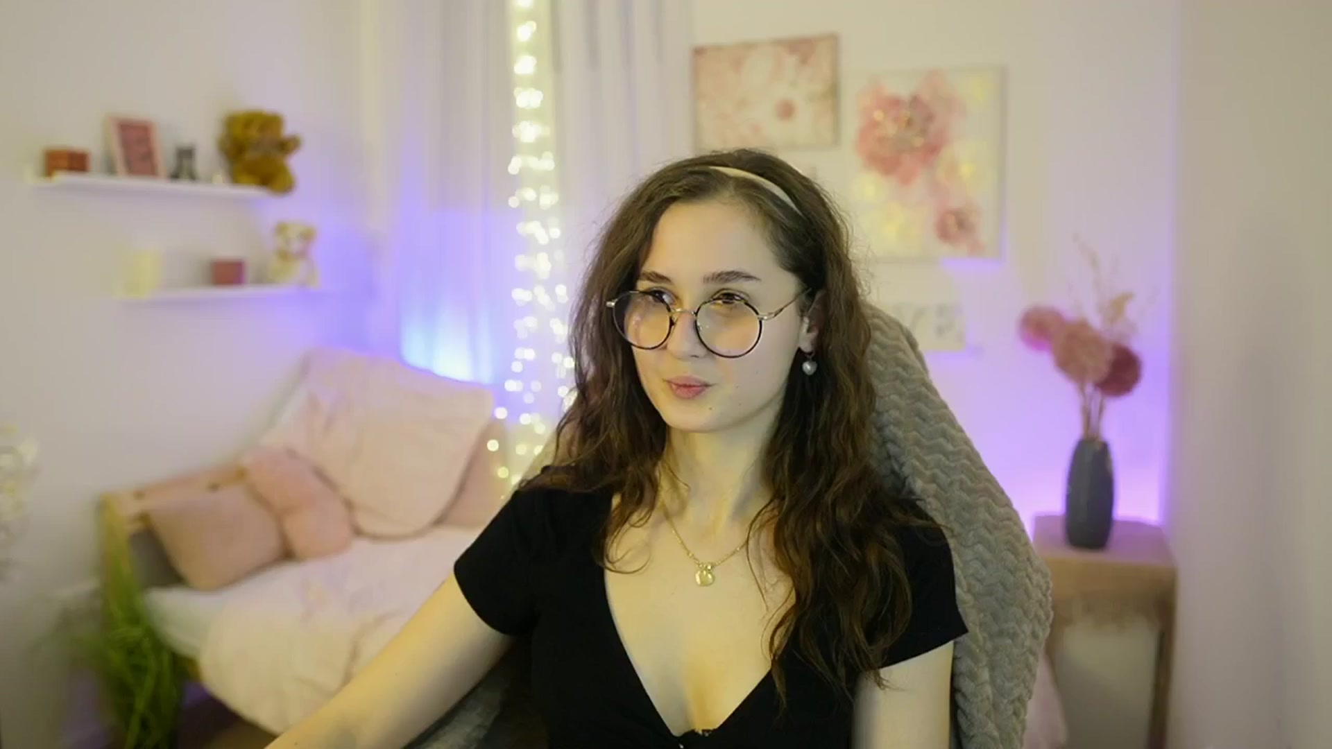 Gallery image thumbnail from Anita_Grey_'s myfreecams stream on, 12/18/2025, 21:24 image 12 of 20