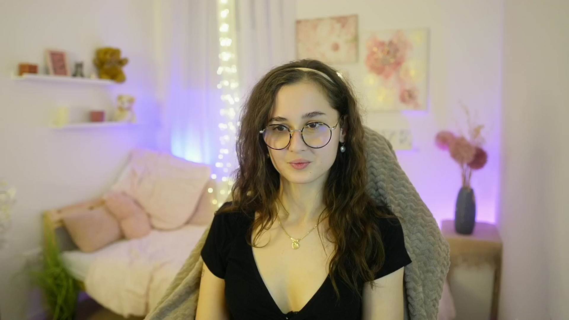 Gallery image thumbnail from Anita_Grey_'s myfreecams stream on, 12/18/2025, 21:24 image 10 of 20